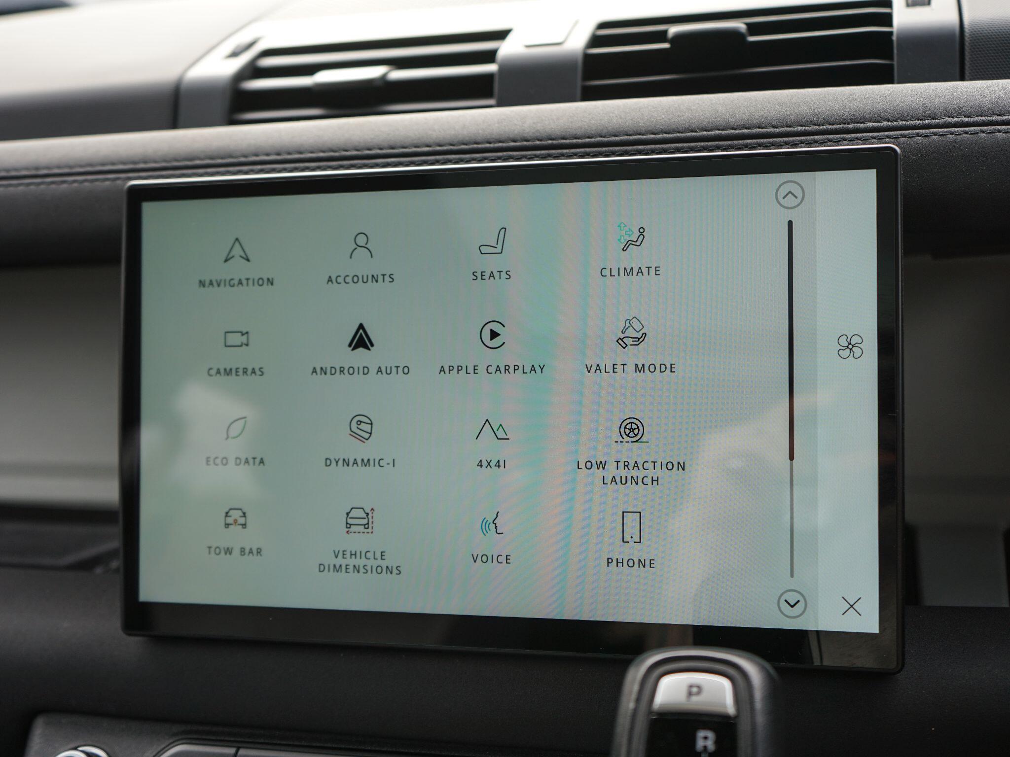 Land Rover Defender view 29