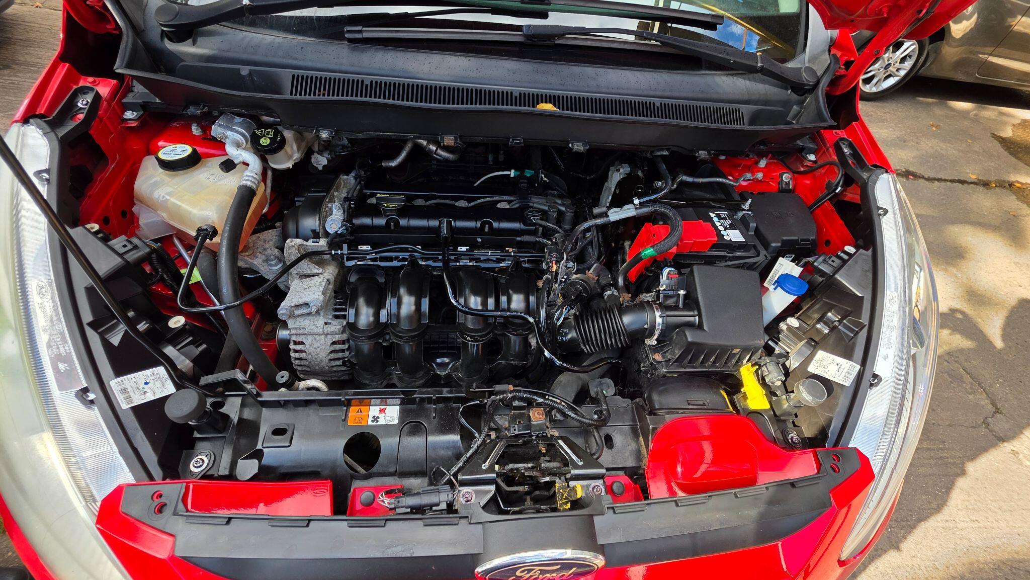 Ford B-Max view 34