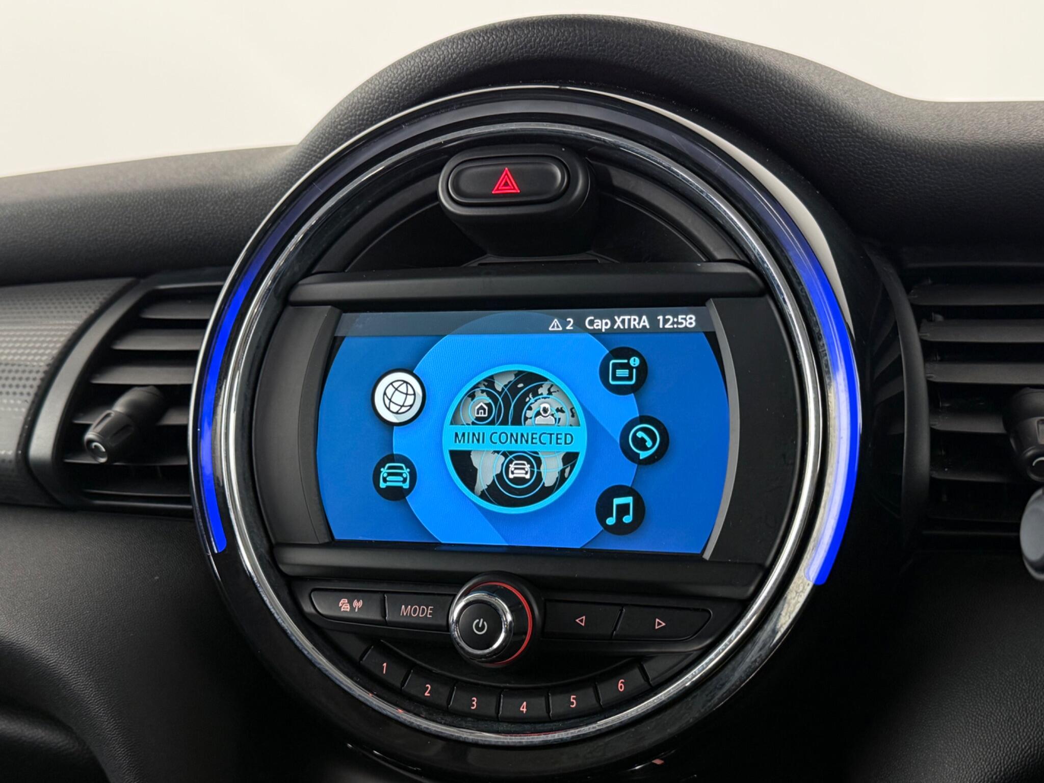 Mini Hatch view 24