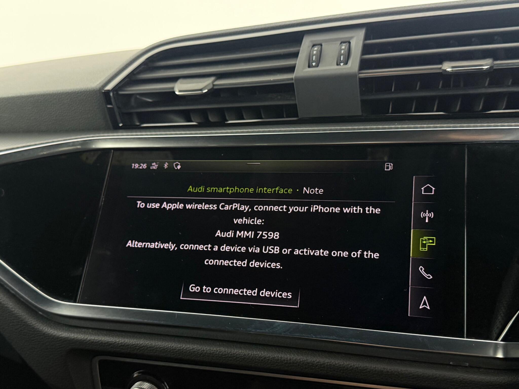 Audi Q3 view 22