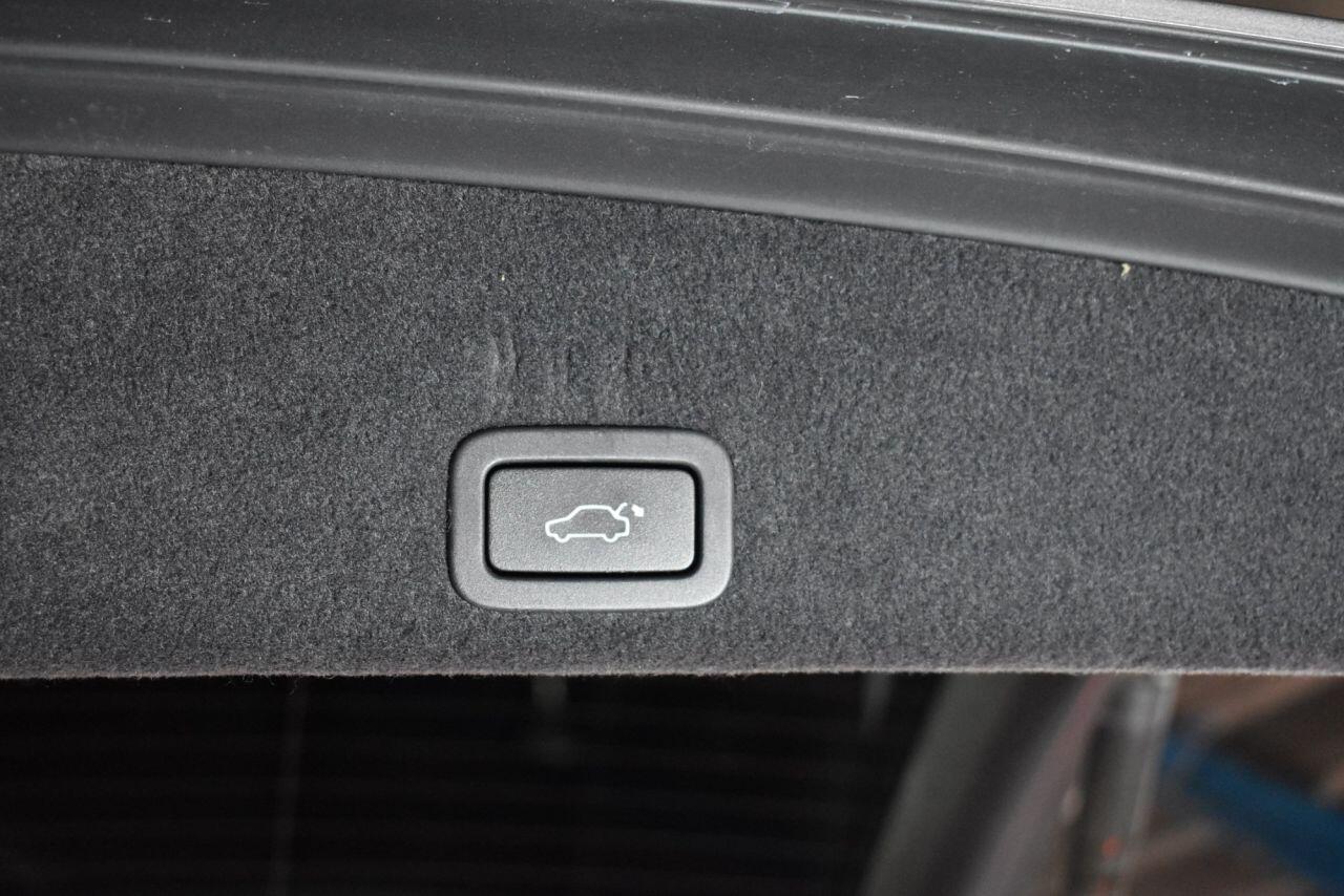 Volvo XC60 view 8