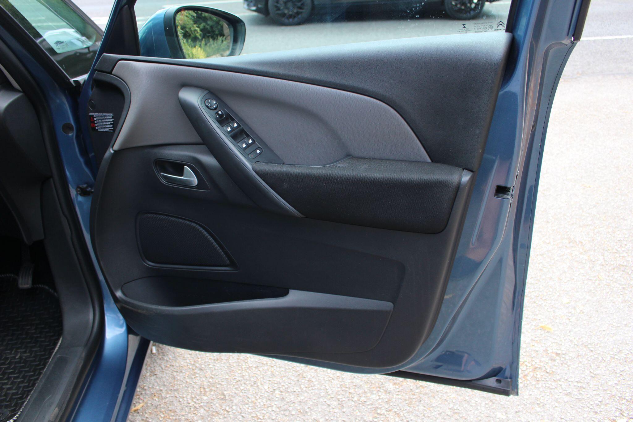 Citroen Grand C4 Picasso view 31