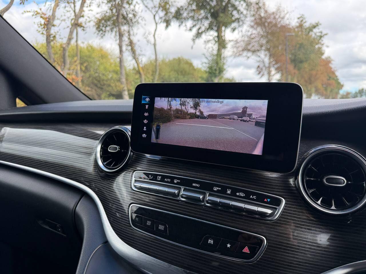 Mercedes-Benz Eqv view 49