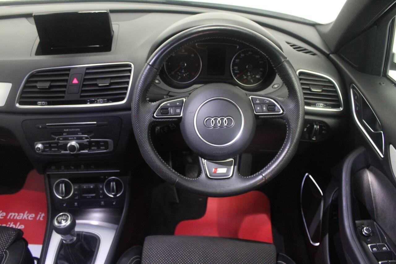 Audi Q3 view 46