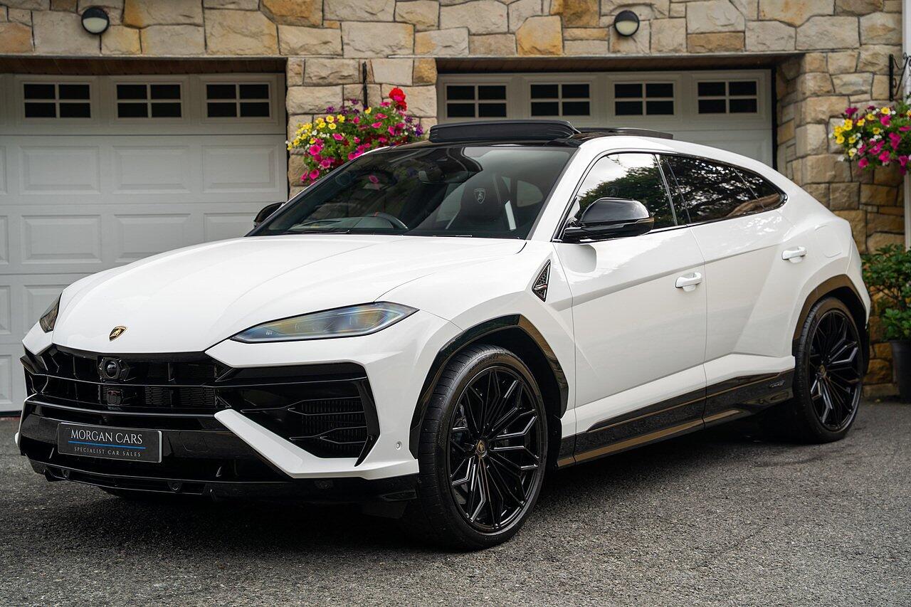 Lamborghini Urus view 37