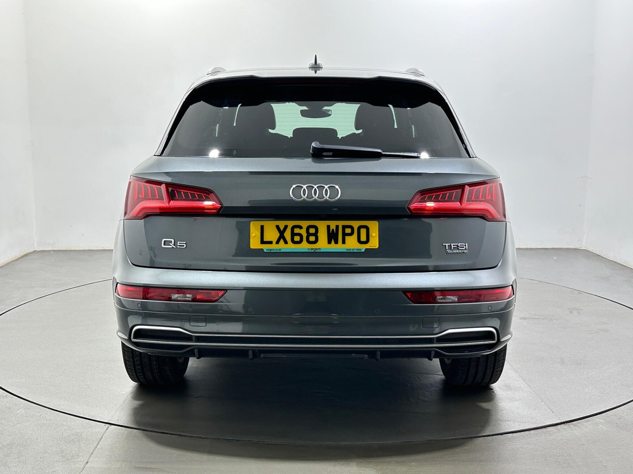 Audi Q5 view 7