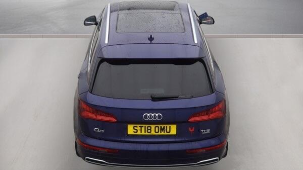 Audi Q5 view 12