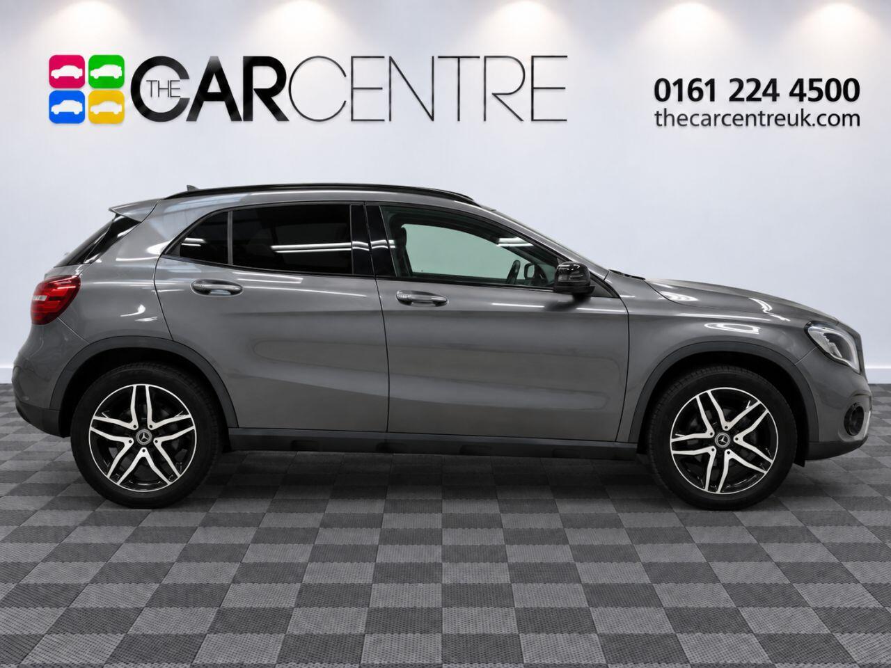 Mercedes-Benz Gla view 3