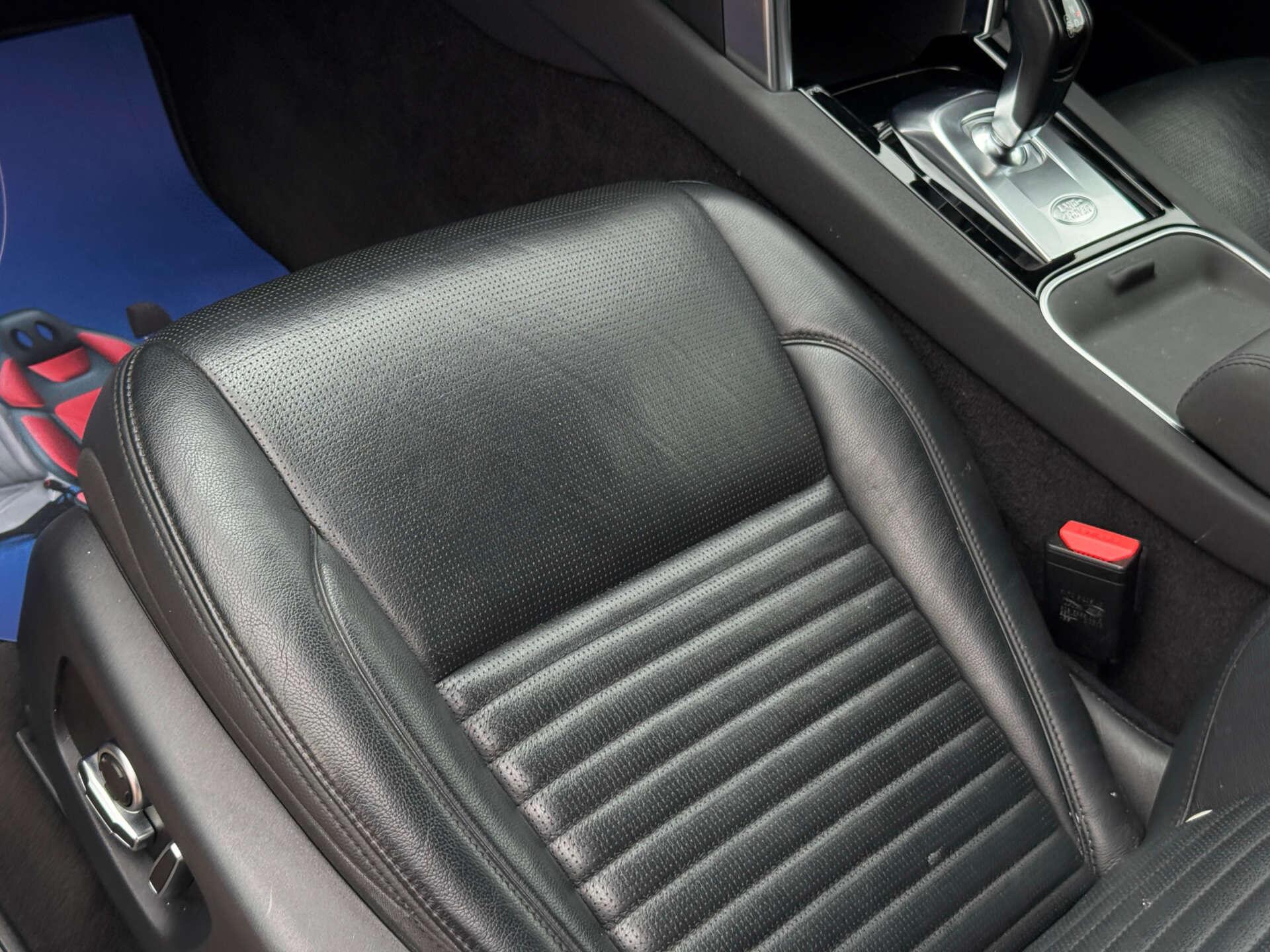 Land Rover Discovery Sport view 47