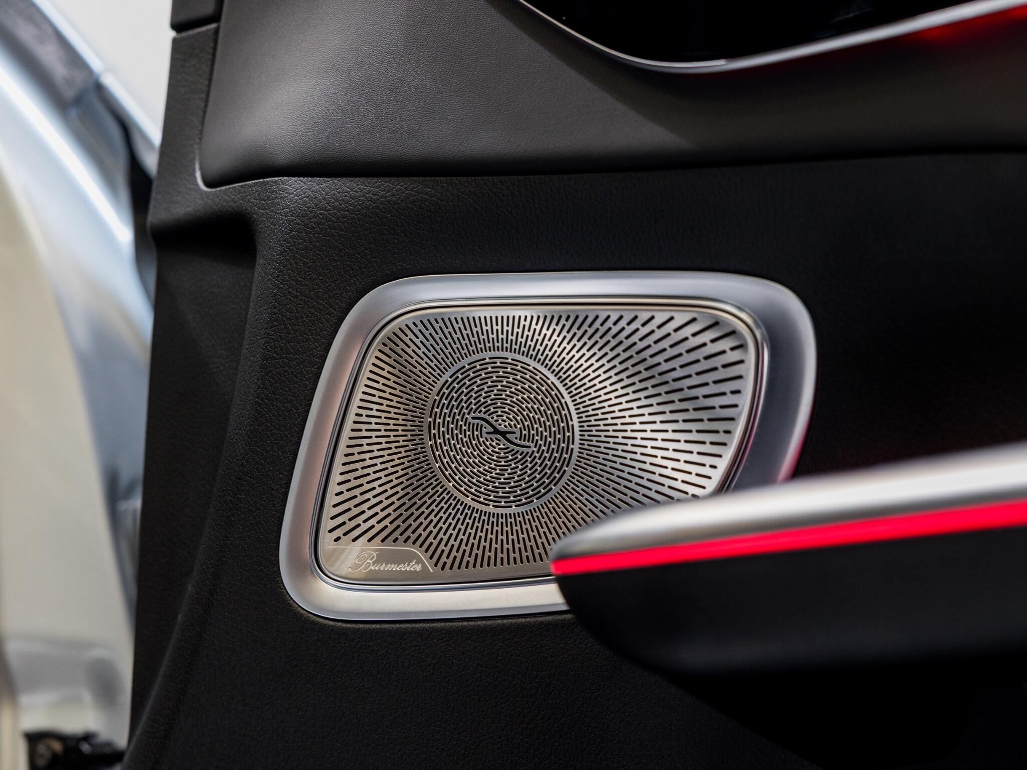 Mercedes-Benz C Class view 4
