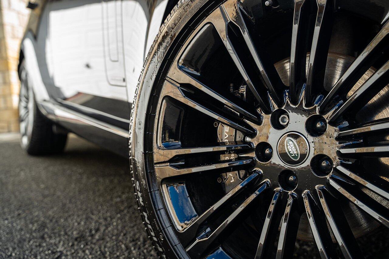 Land Rover Range Rover view 22