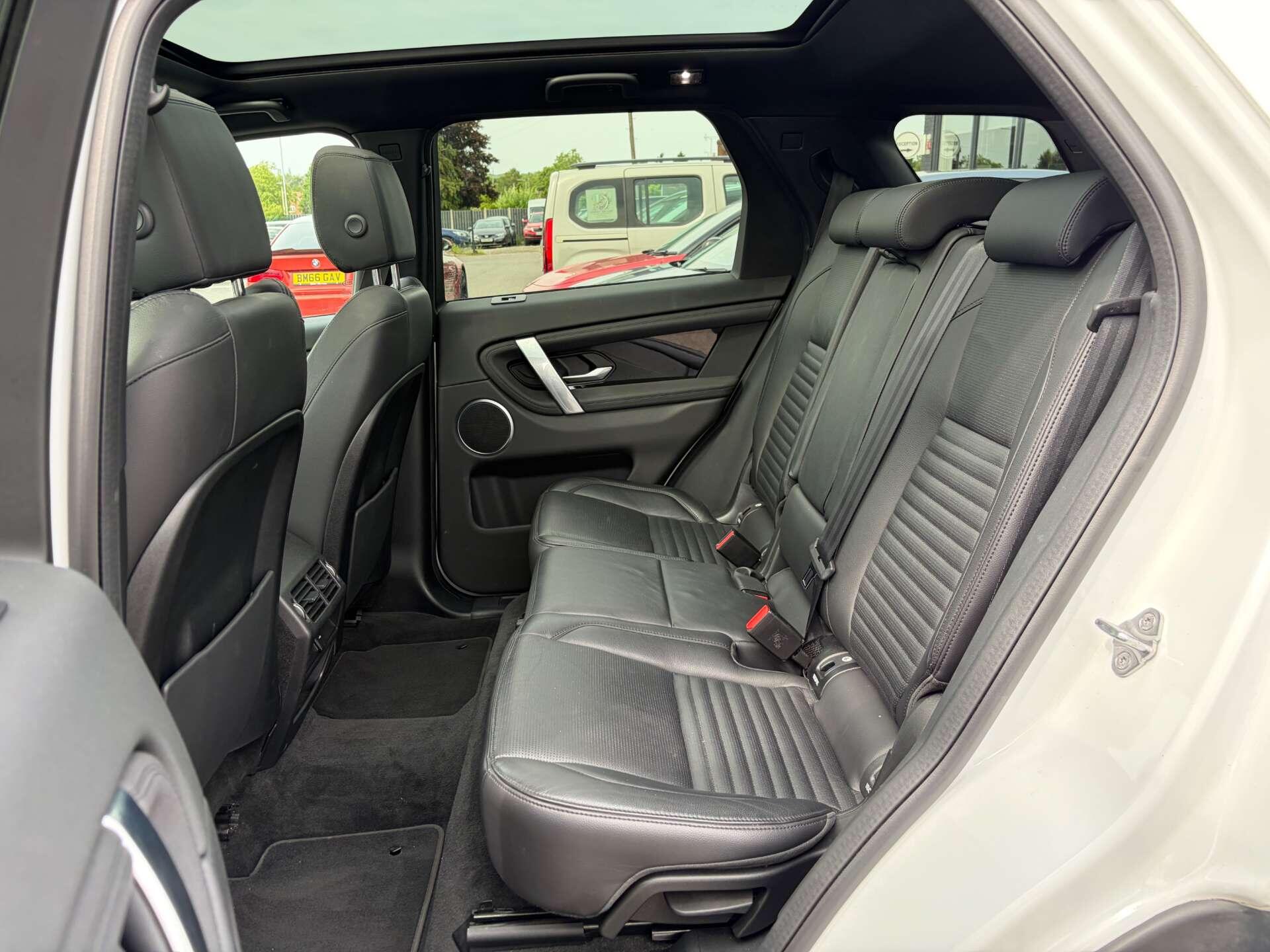 Land Rover Discovery Sport view 20