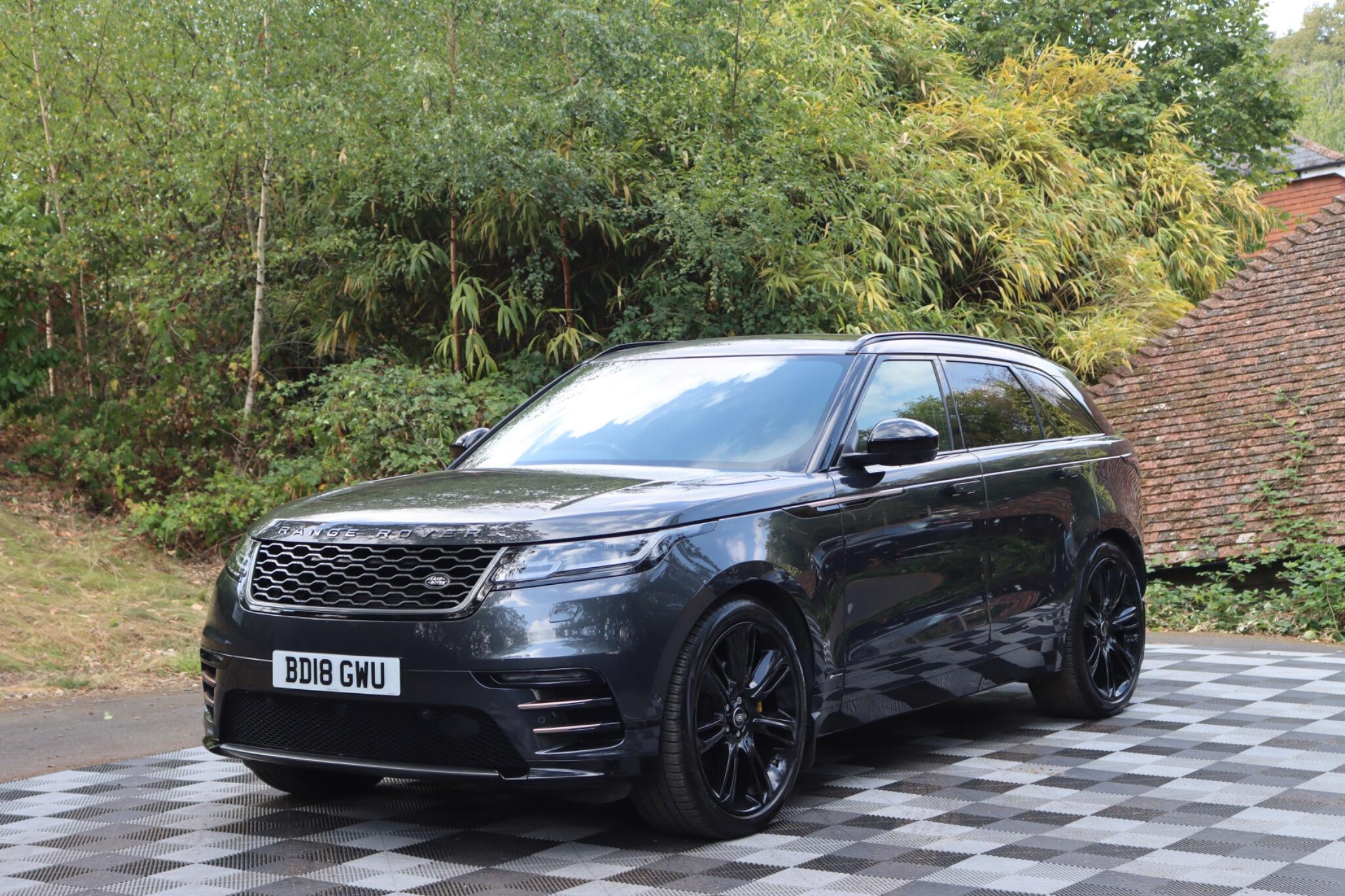Land Rover Range Rover Velar view 35