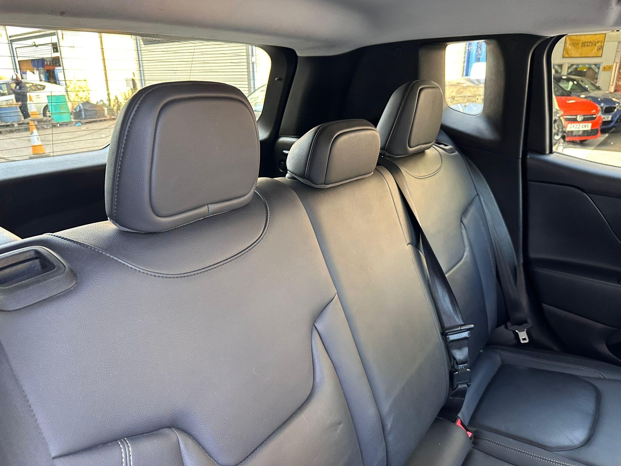 Jeep Renegade view 20