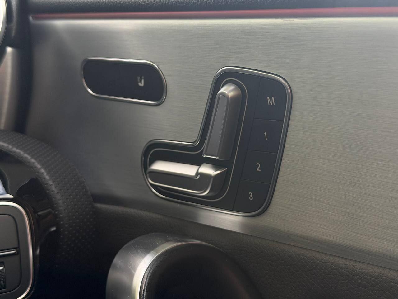 Mercedes-Benz A-Class view 43
