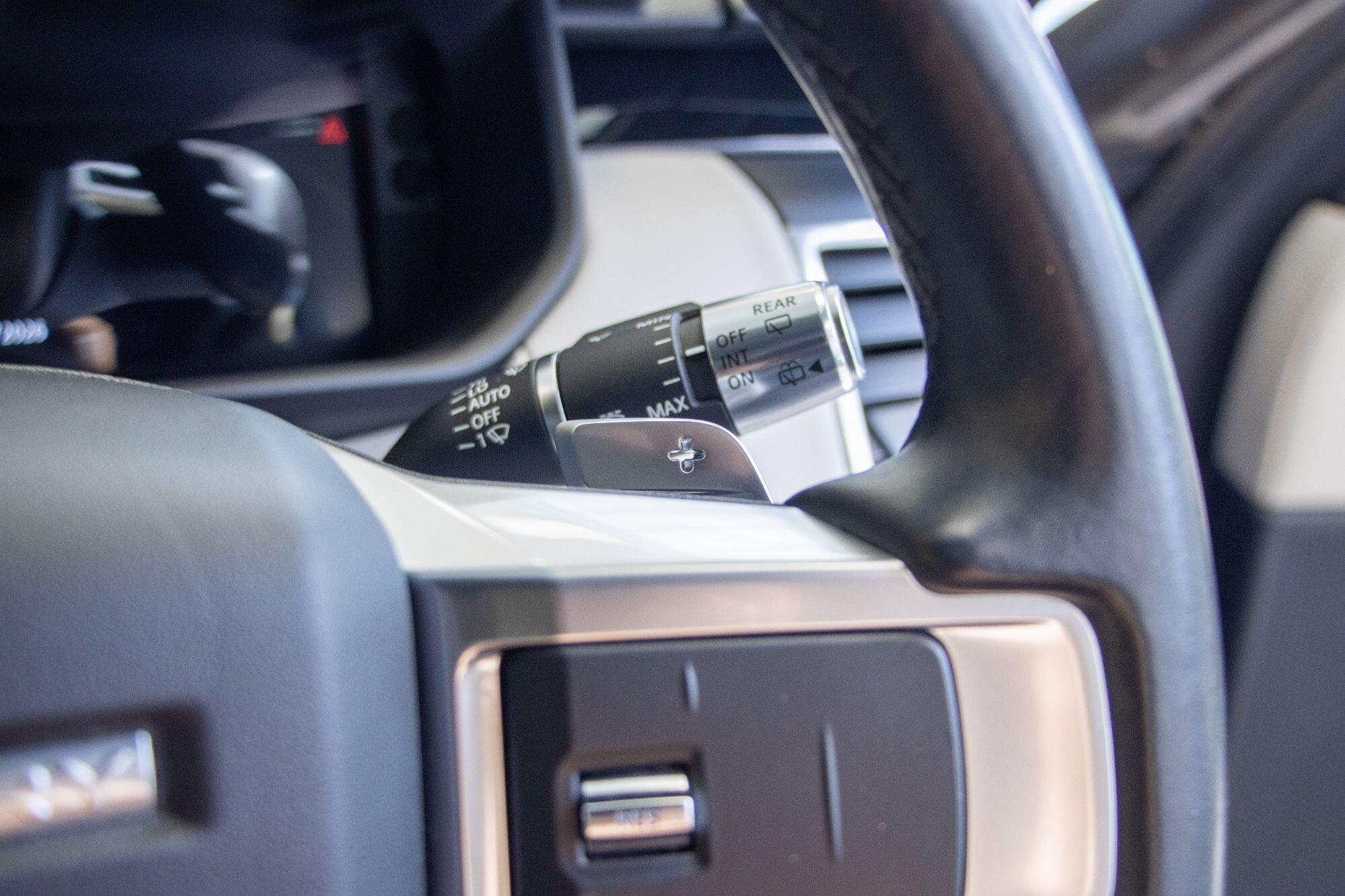Land Rover Discovery view 33
