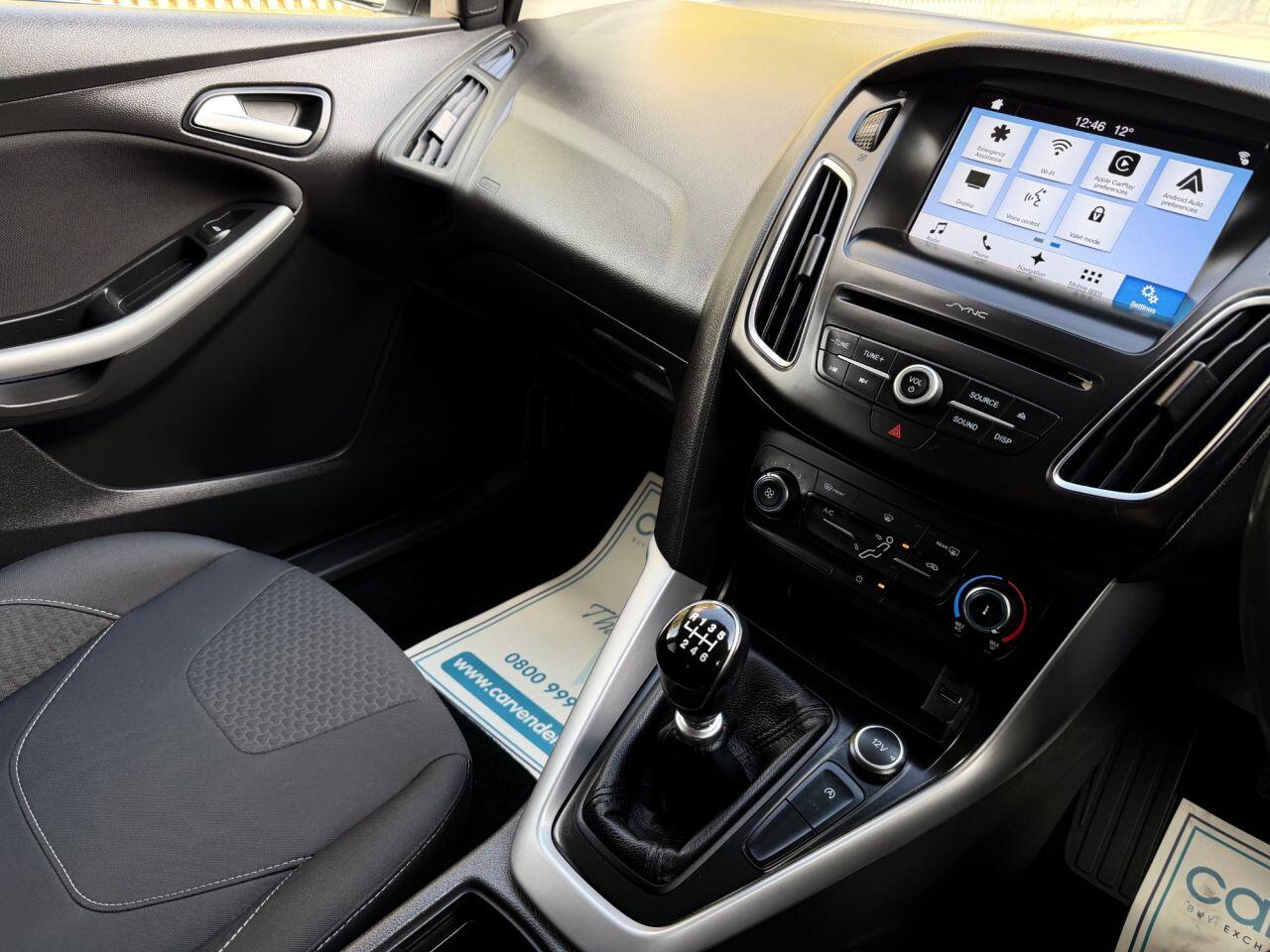 Ford Focus view 32