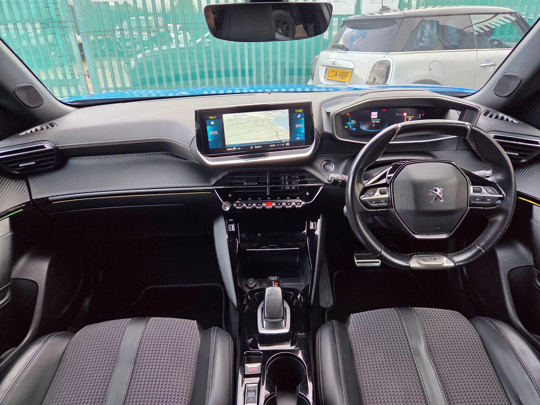 Peugeot e-2008 view 9