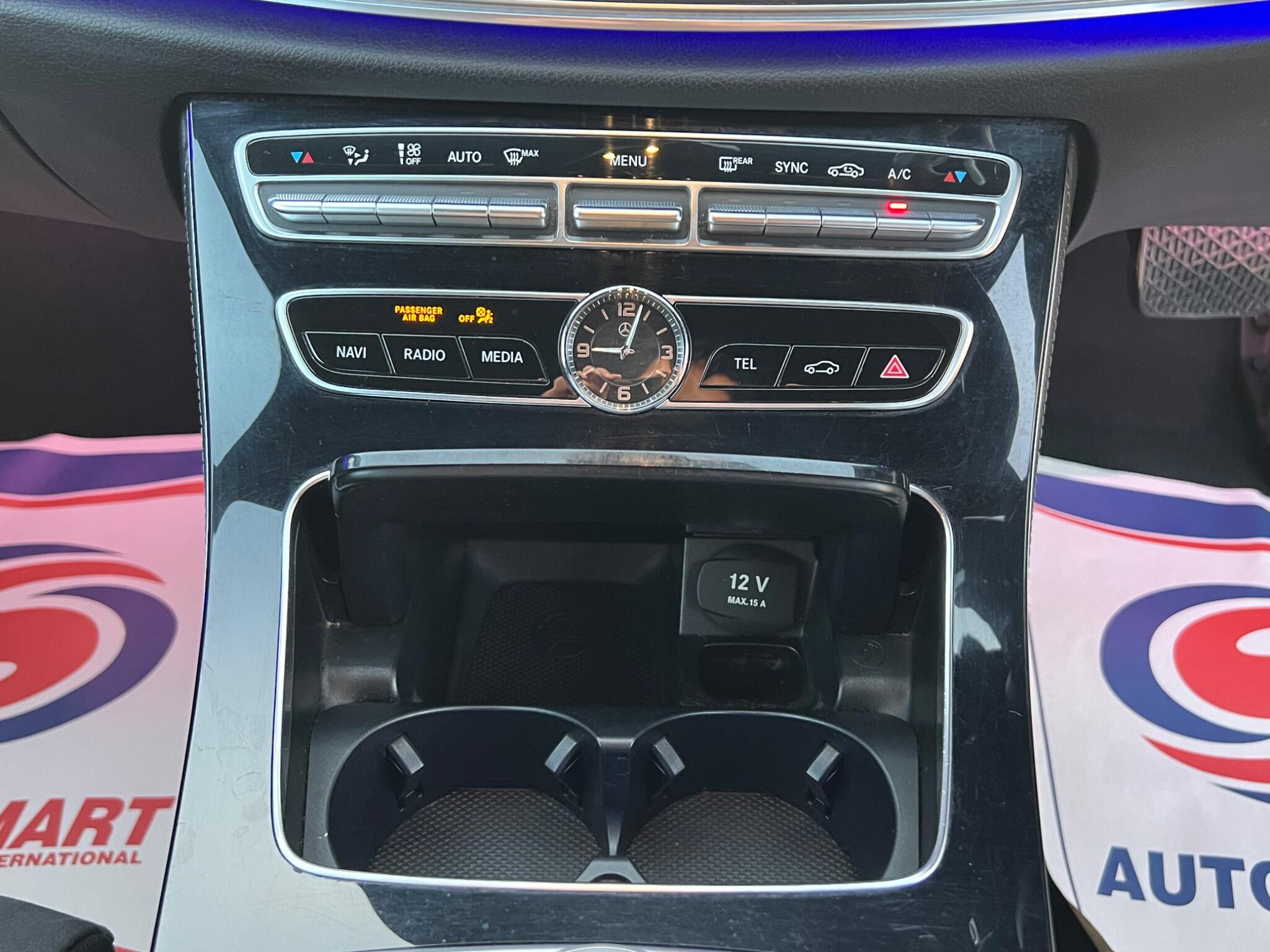 Mercedes-Benz E Class view 44