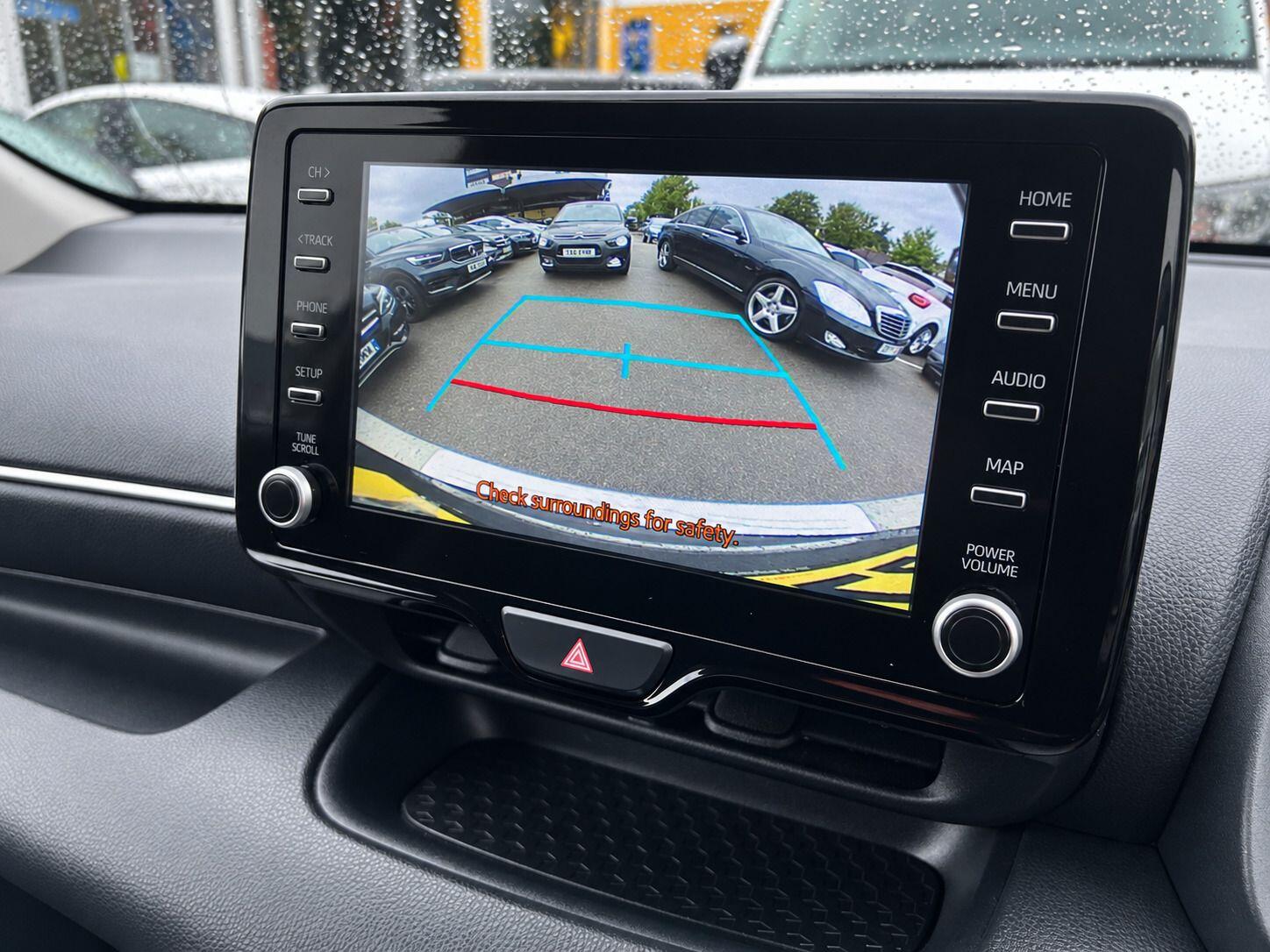 Toyota Yaris view 16