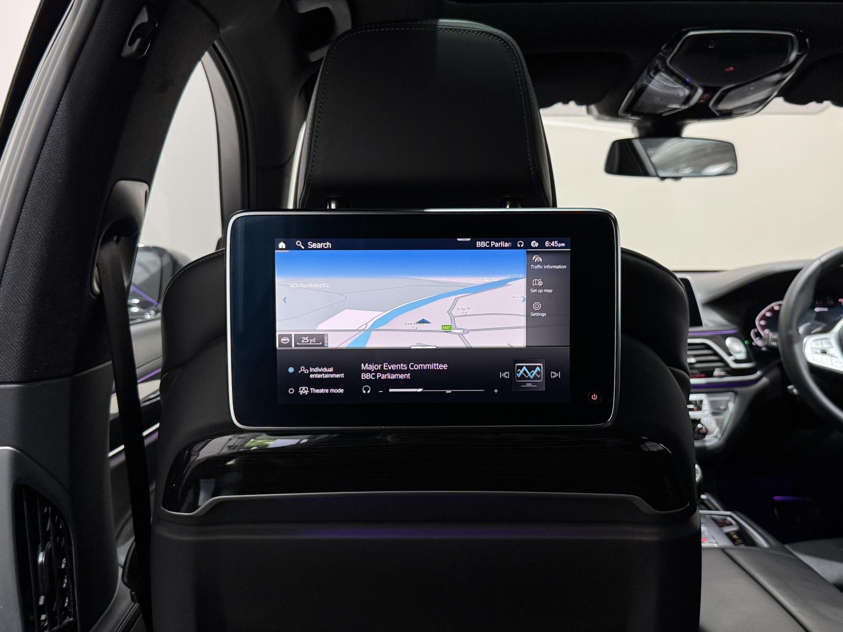 BMW 7 Series view 82