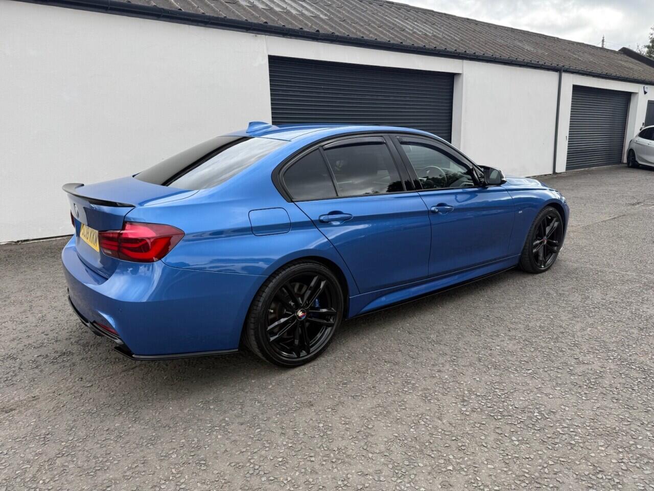 BMW 3 Series view 3