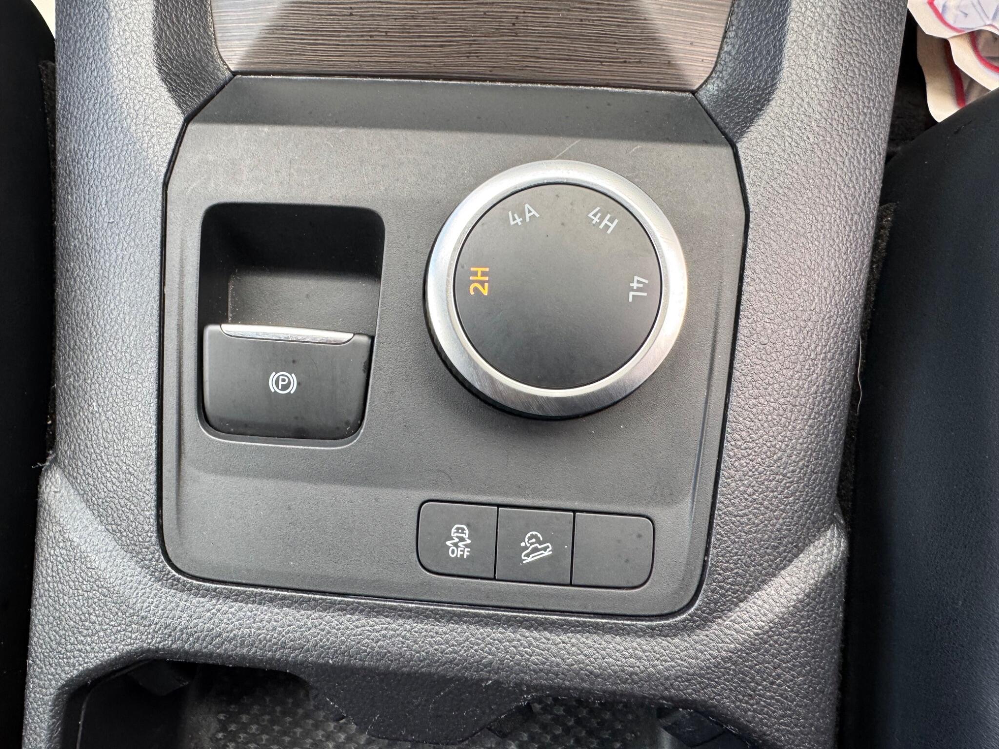 Volkswagen Amarok view 16