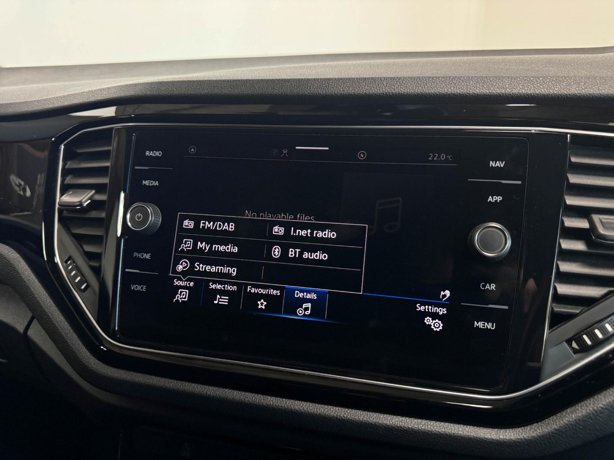 Volkswagen T-Roc view 43