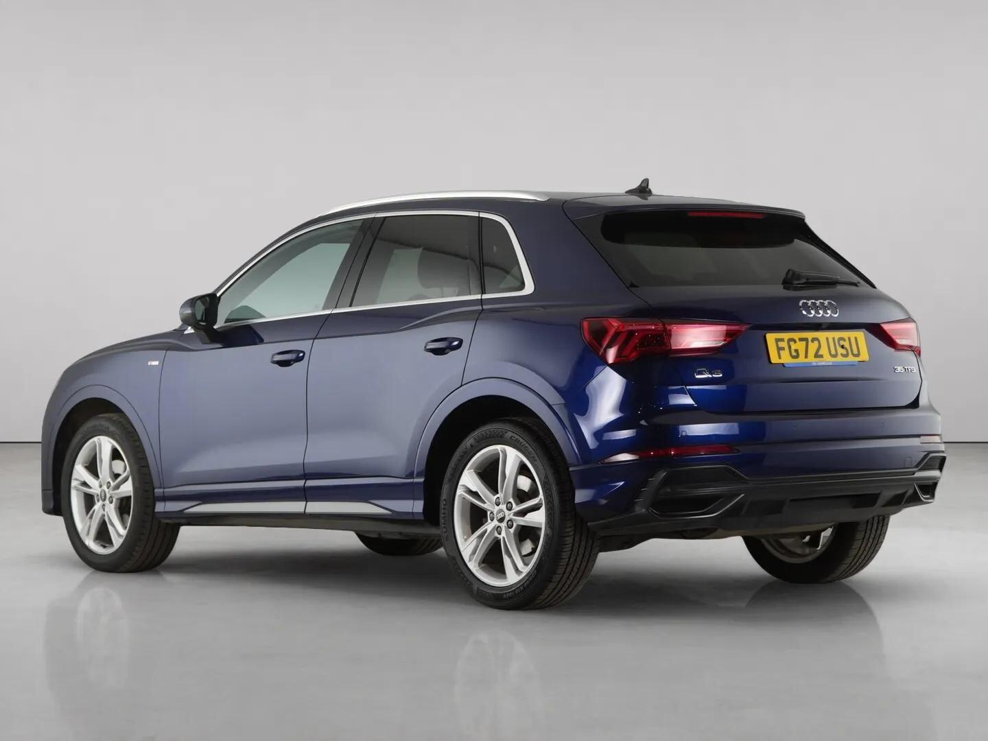 Audi Q3 view 6