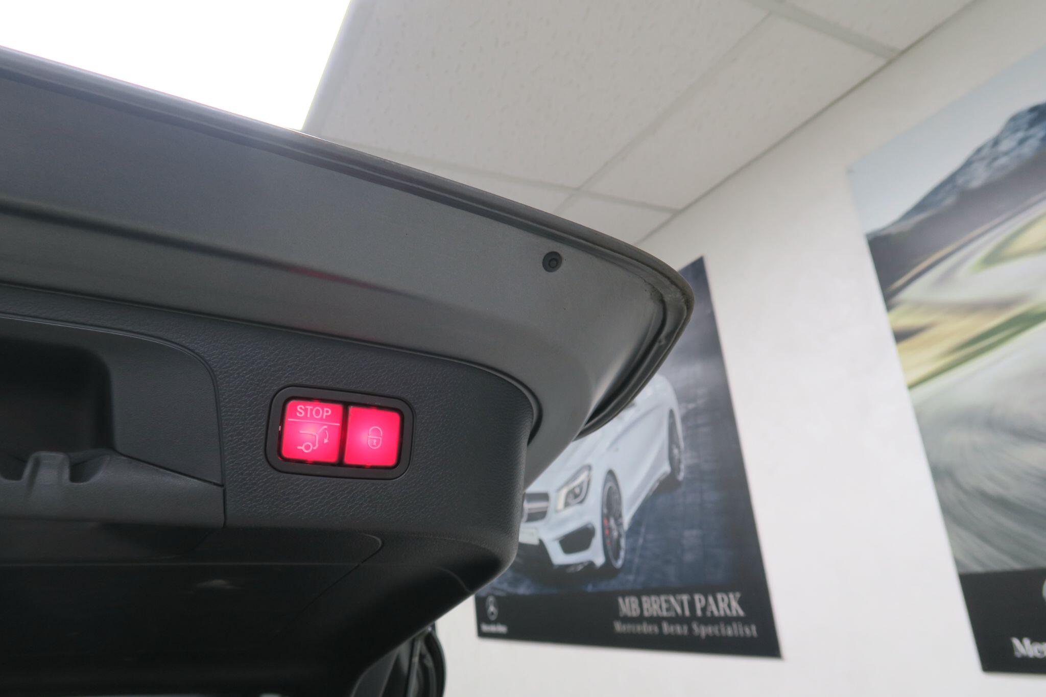Mercedes-Benz Eqc view 21