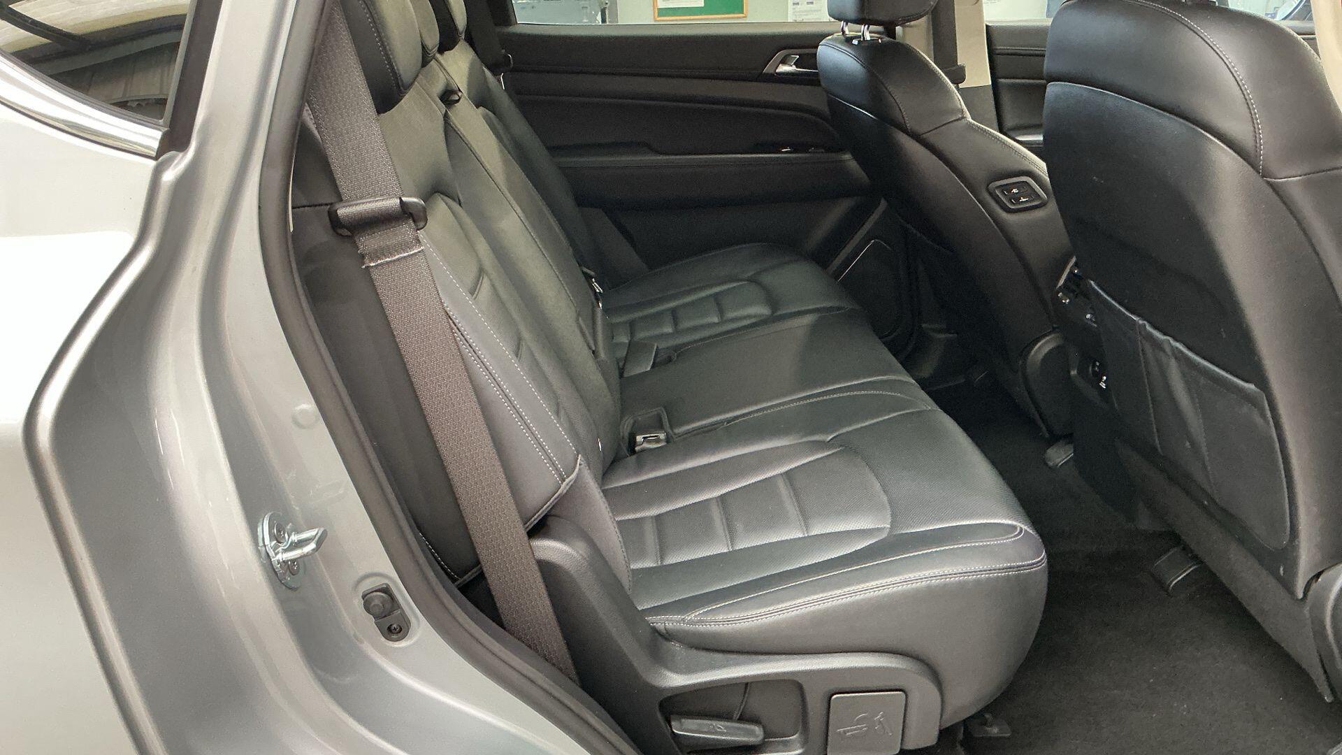 KGM Rexton view 8
