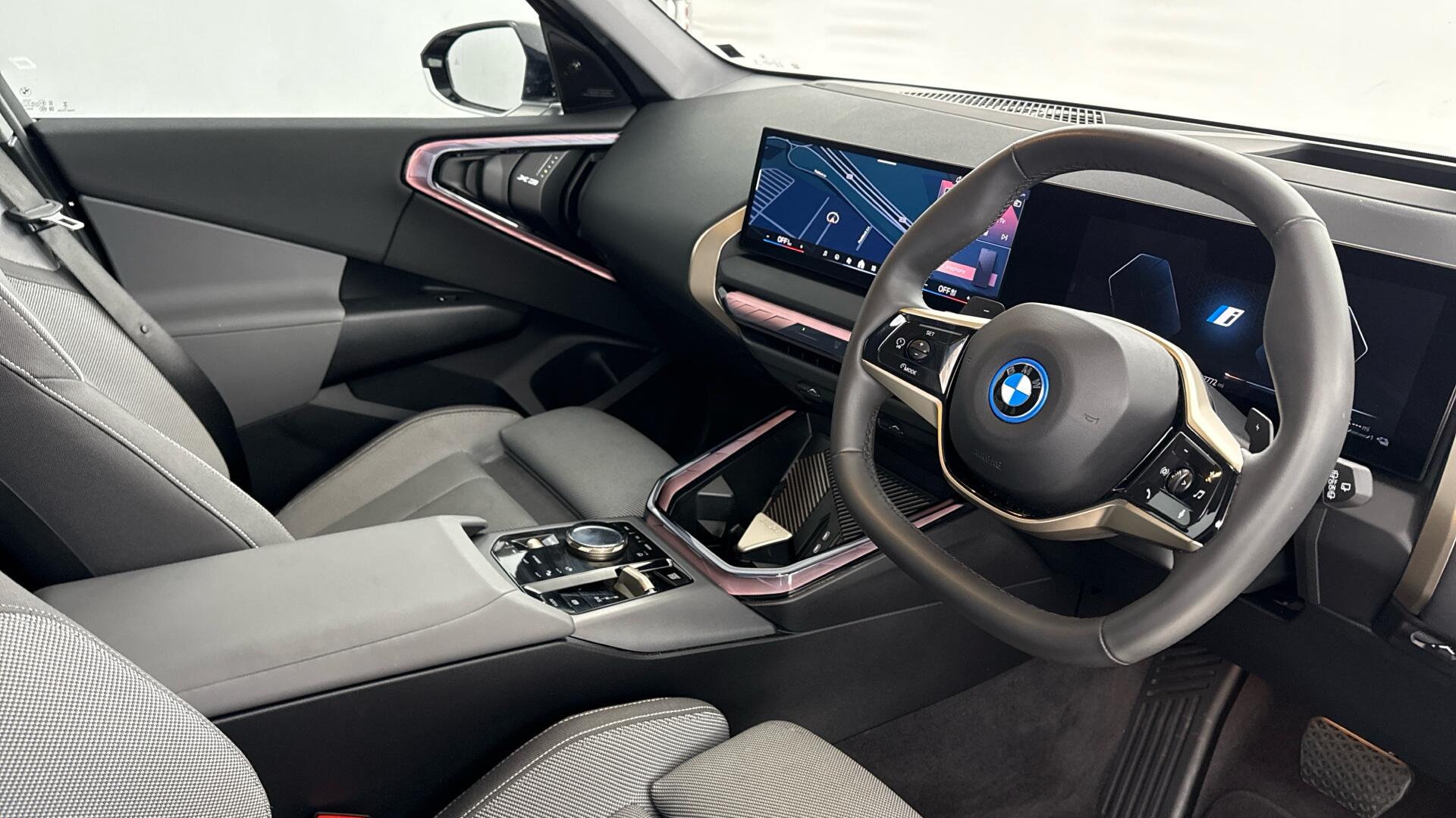 BMW X3 view 6