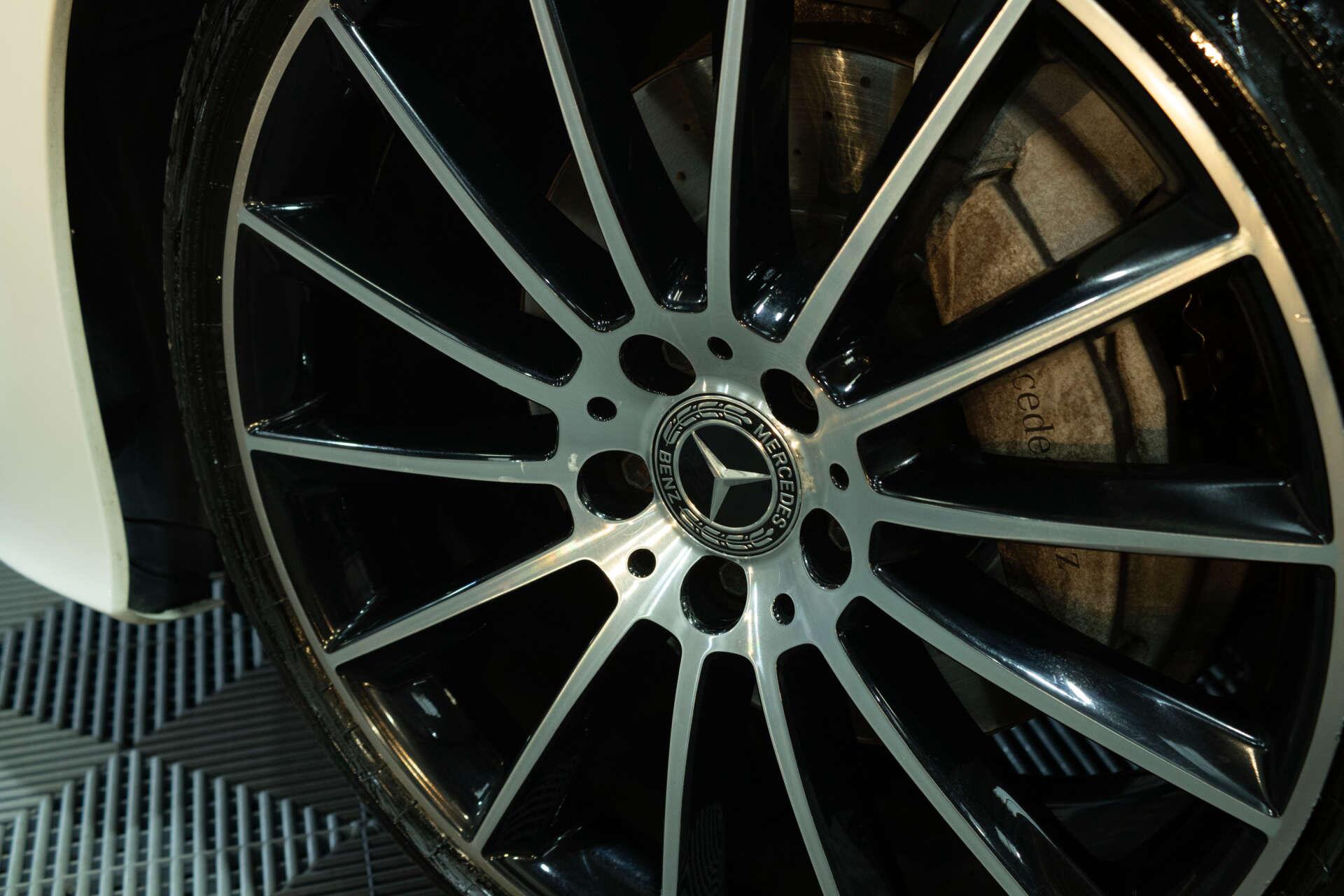 Mercedes-Benz E-Class view 9