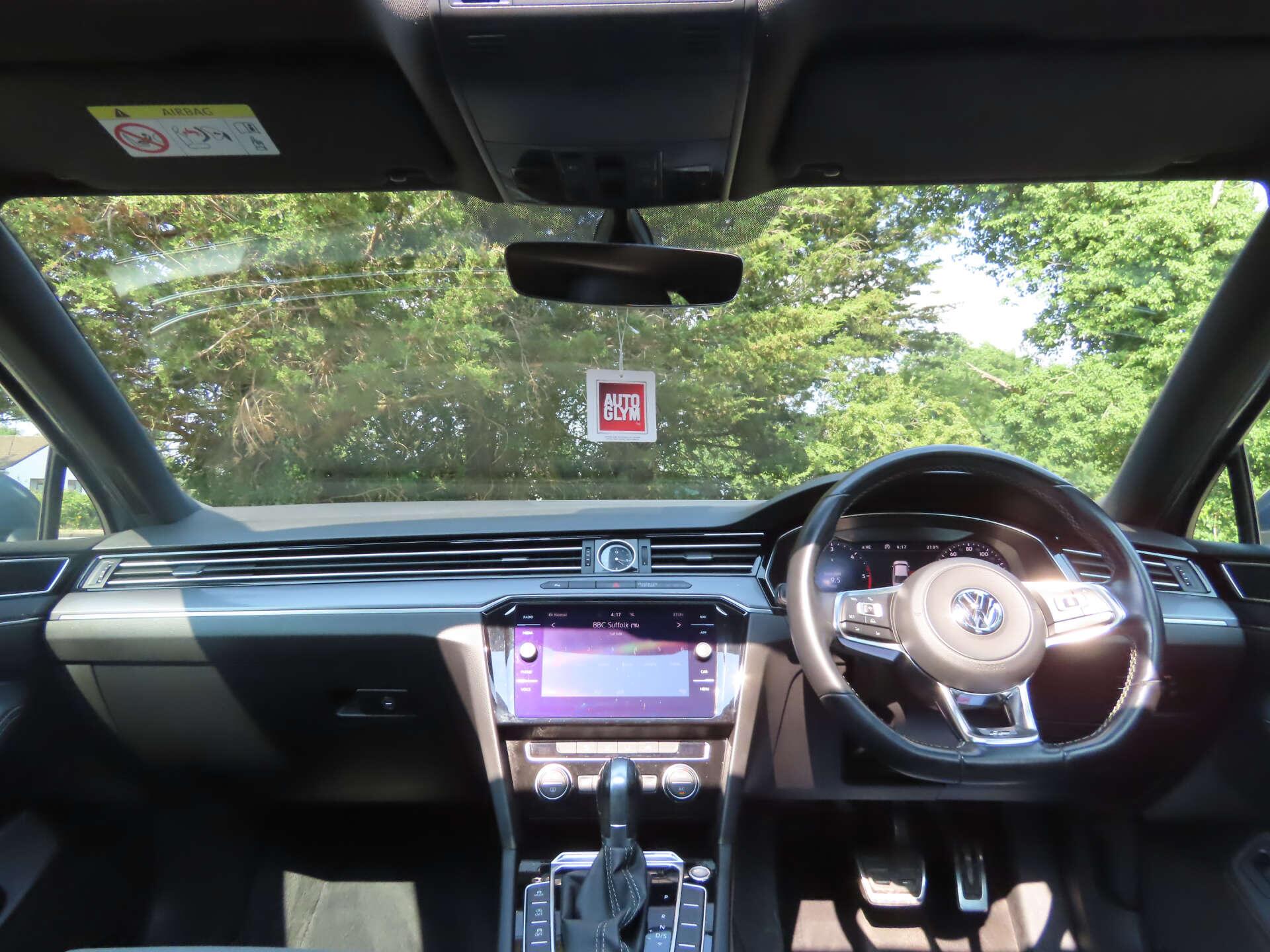 Volkswagen Passat view 7