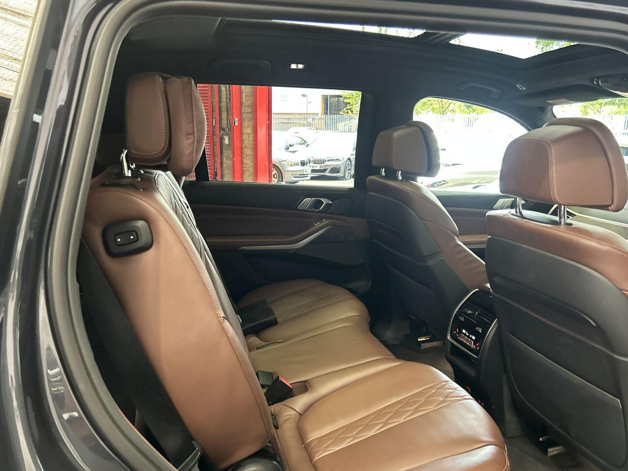 BMW X7 view 76
