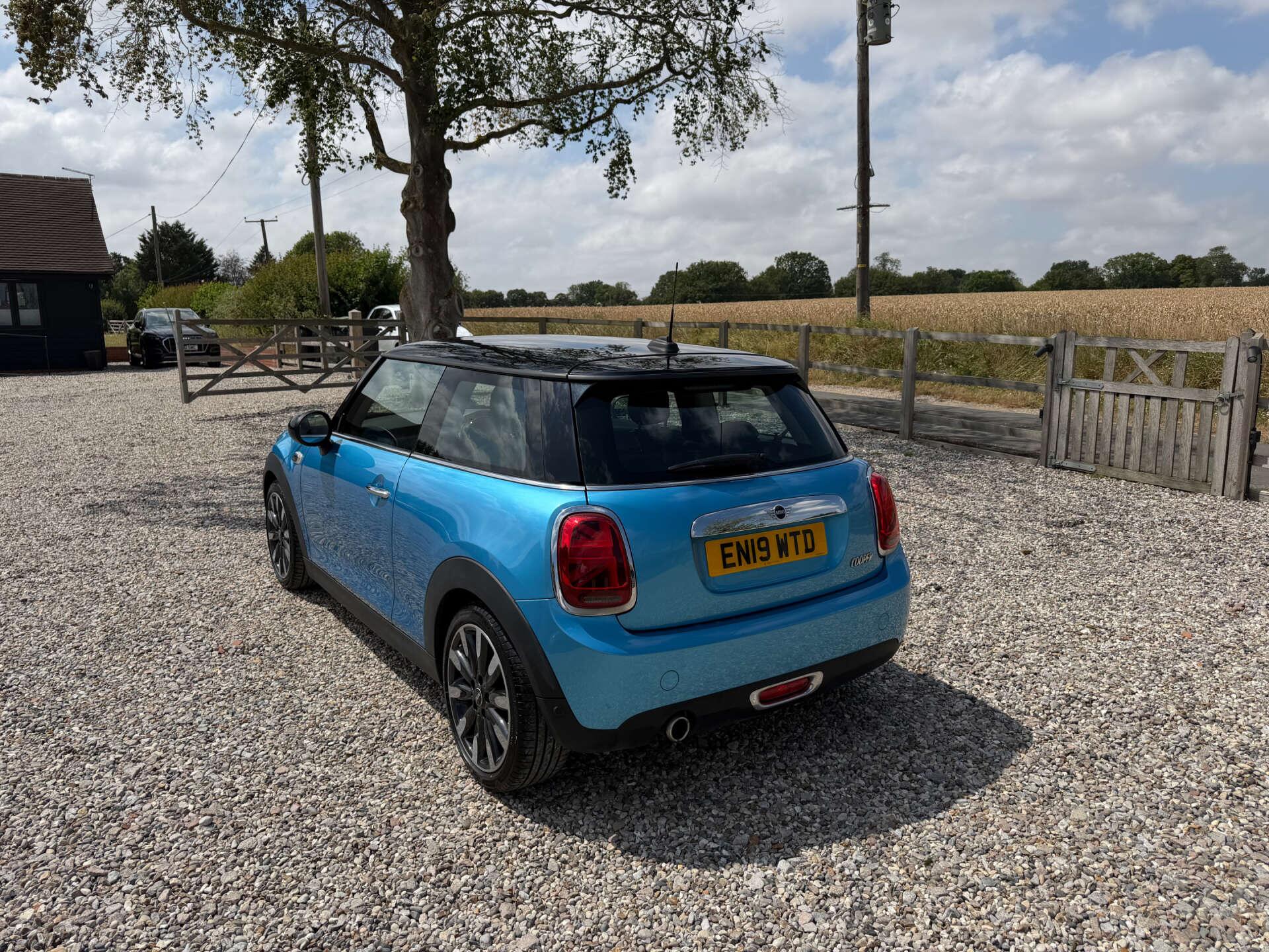 Mini Hatch view 3