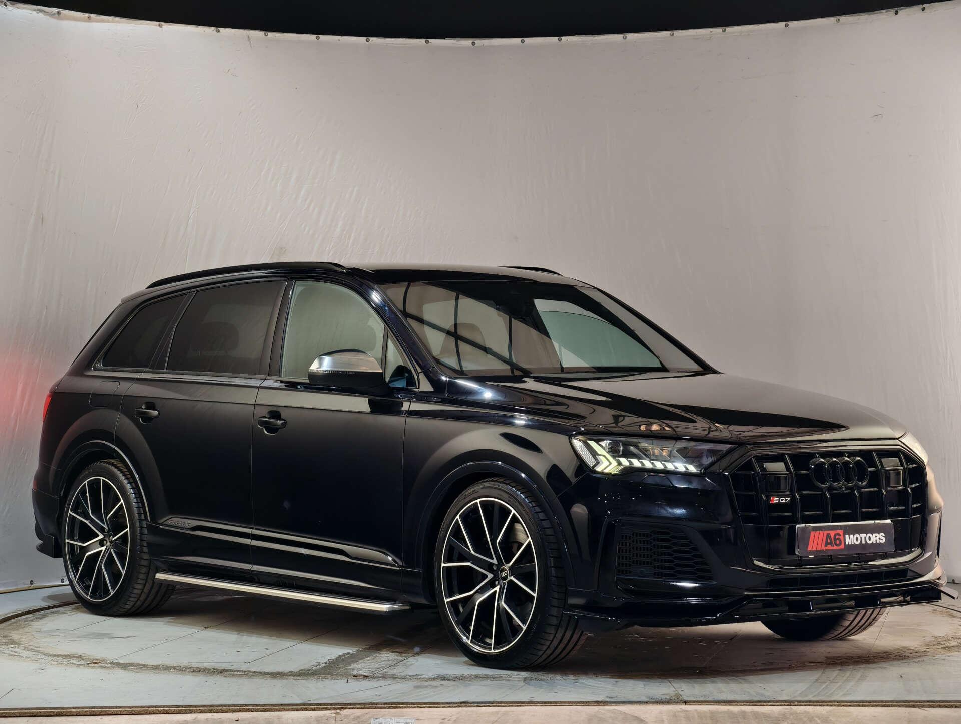 Audi SQ7 view 2