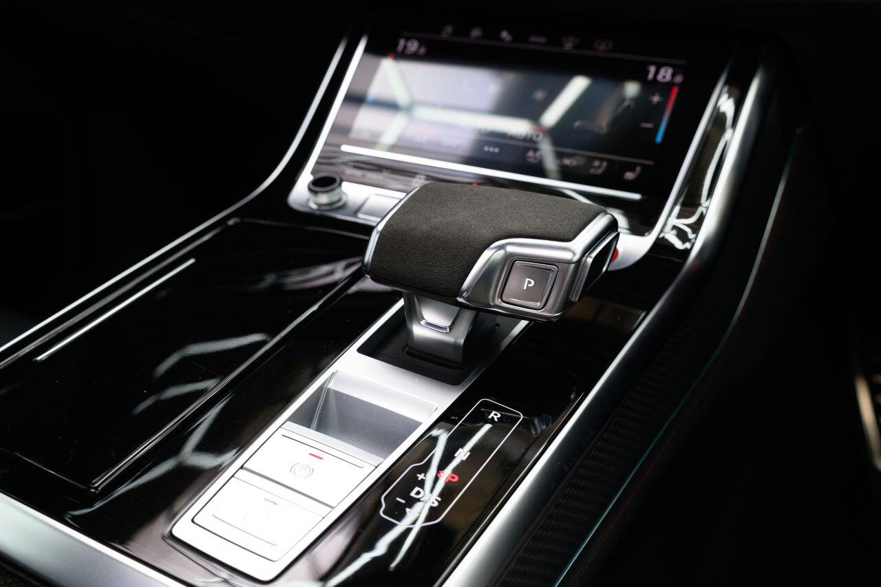 Audi RS Q8 view 48