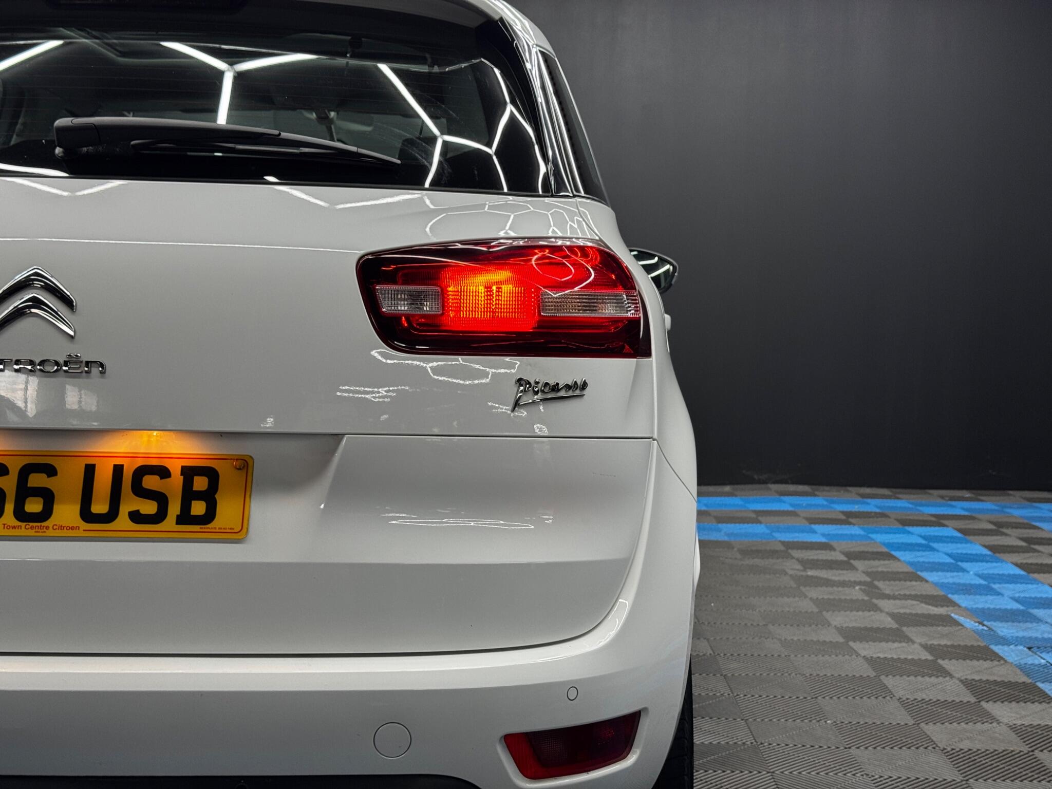 Citroen C4 Picasso view 38