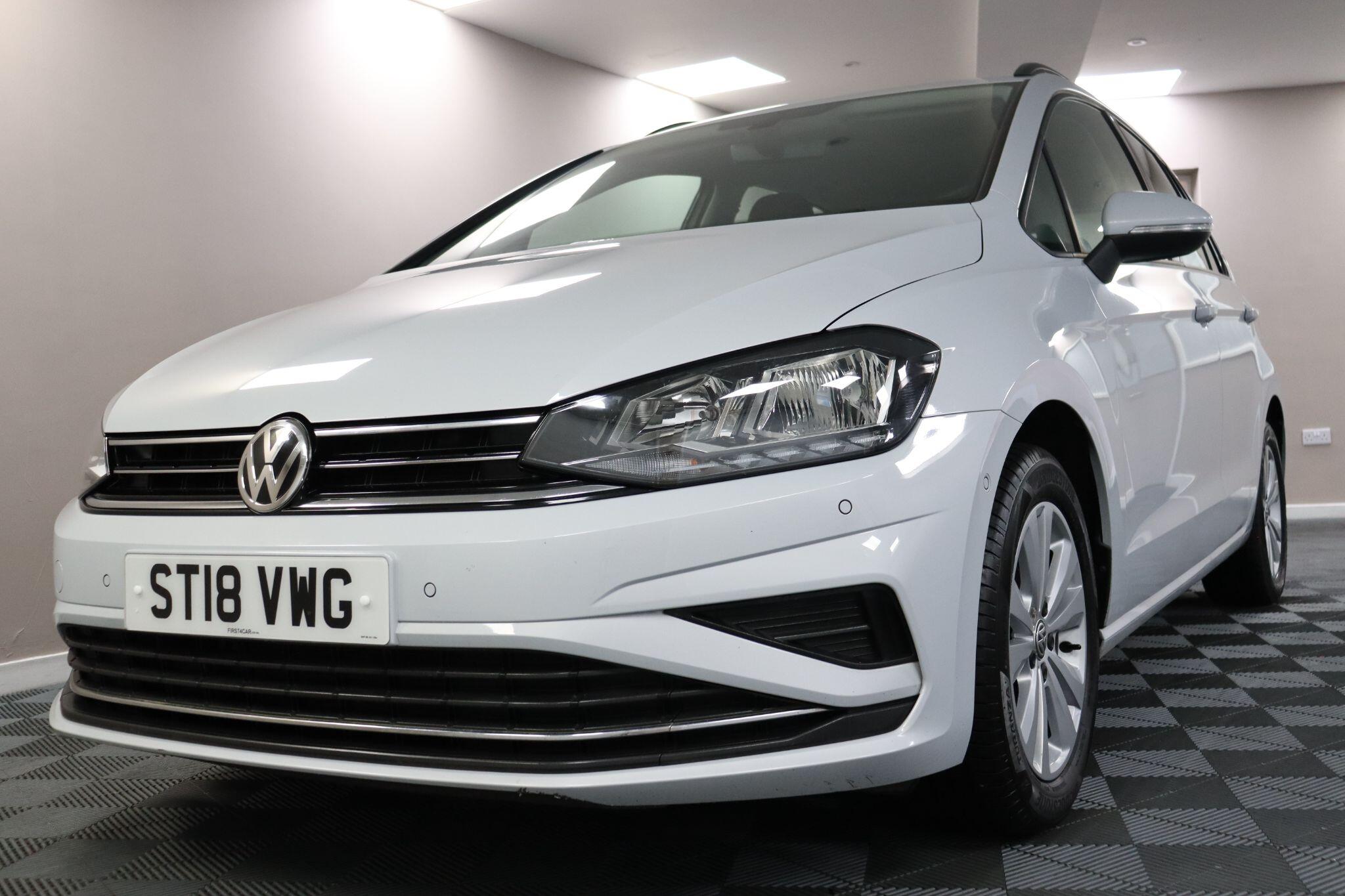 Volkswagen Golf SV view 28