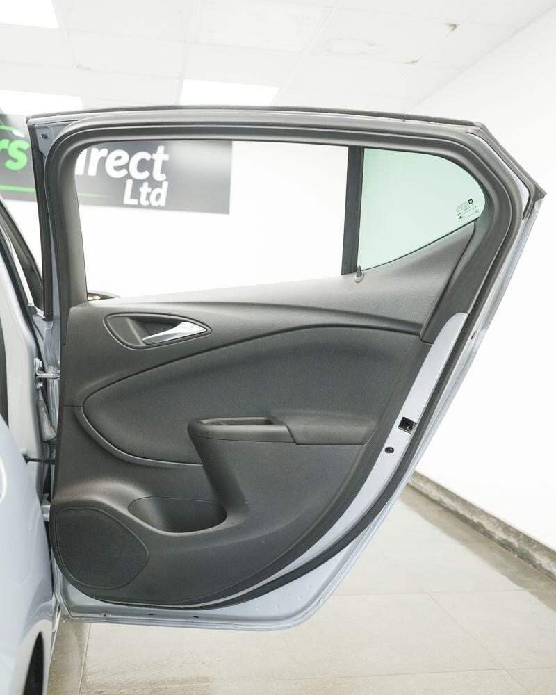 Vauxhall Astra view 14