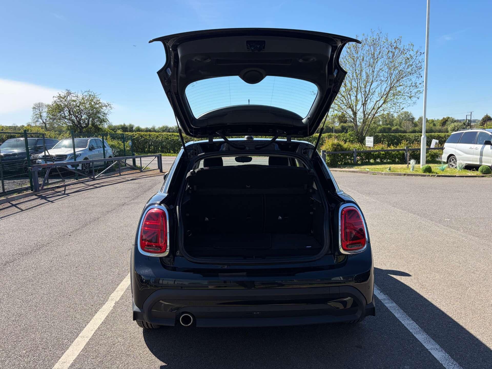 Mini Cooper view 24