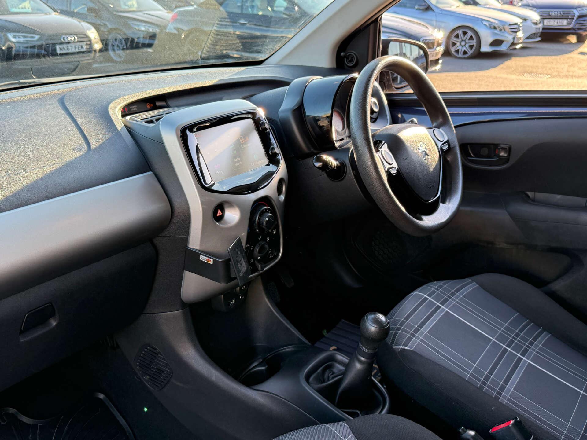 Peugeot 108 view 74