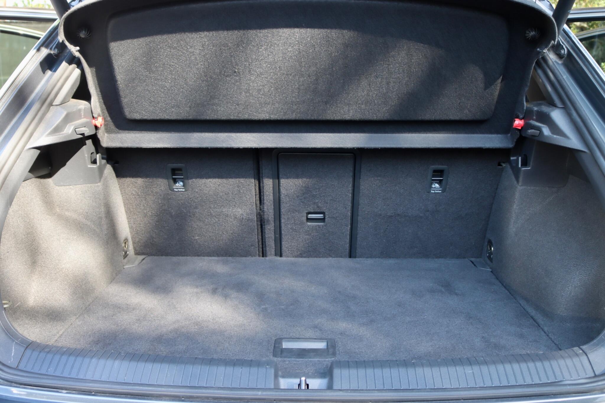 Volkswagen T-Roc view 36