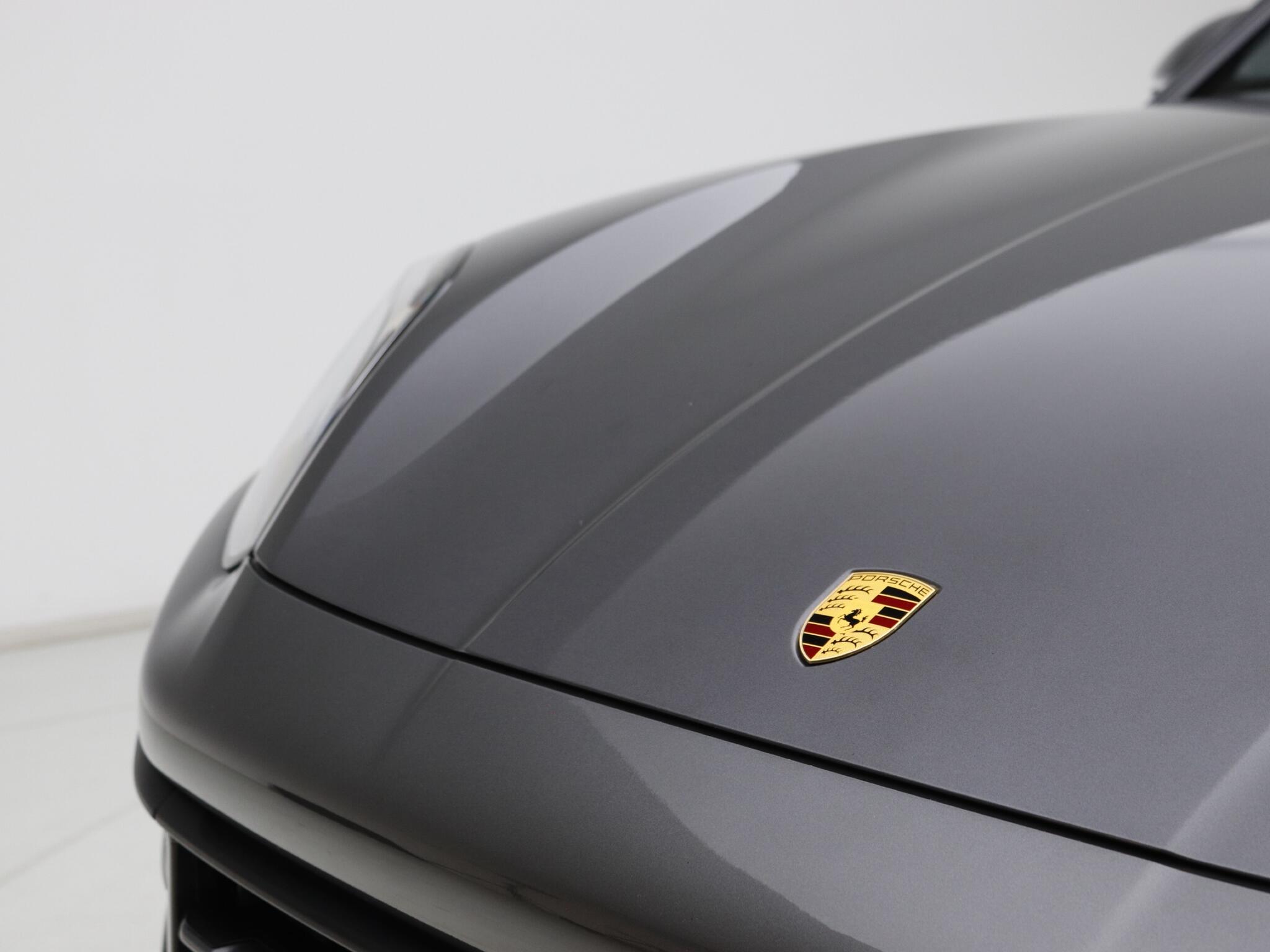 Porsche Cayenne view 23