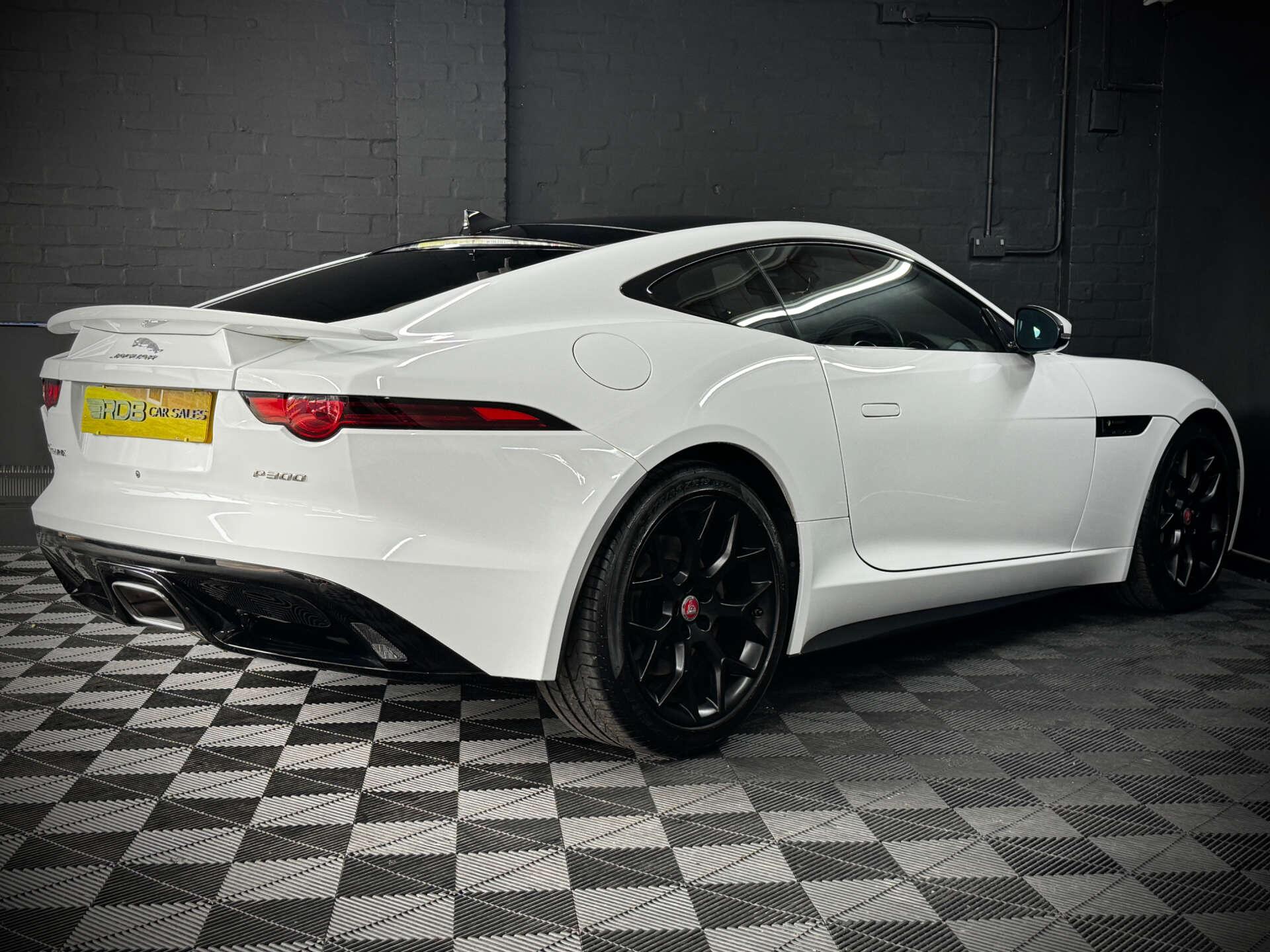 Jaguar F-Type view 21