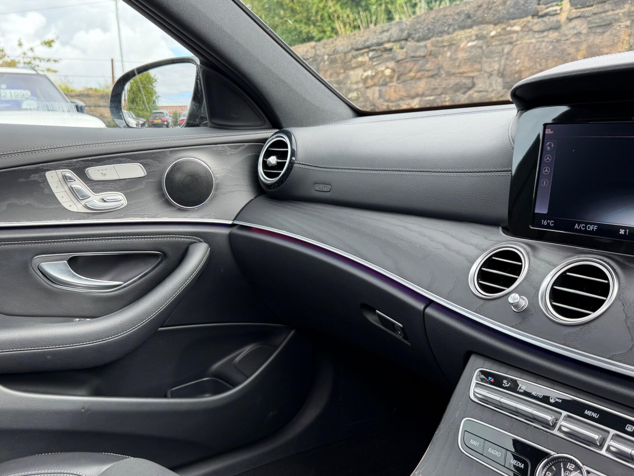 Mercedes-Benz E-Class view 51