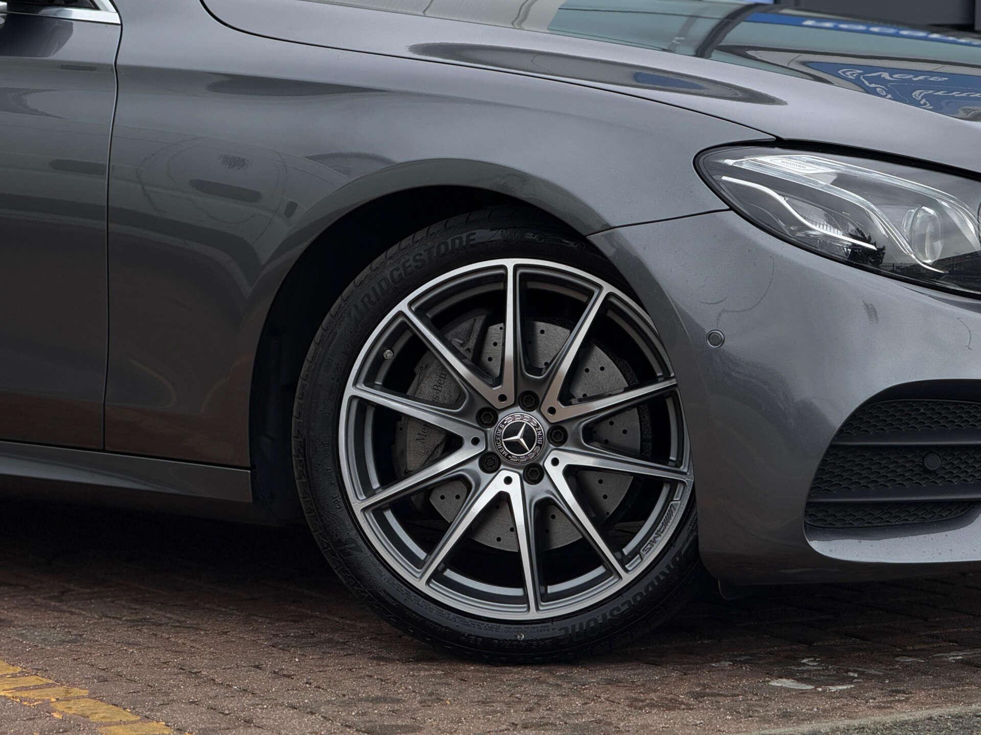 Mercedes-Benz E Class view 9