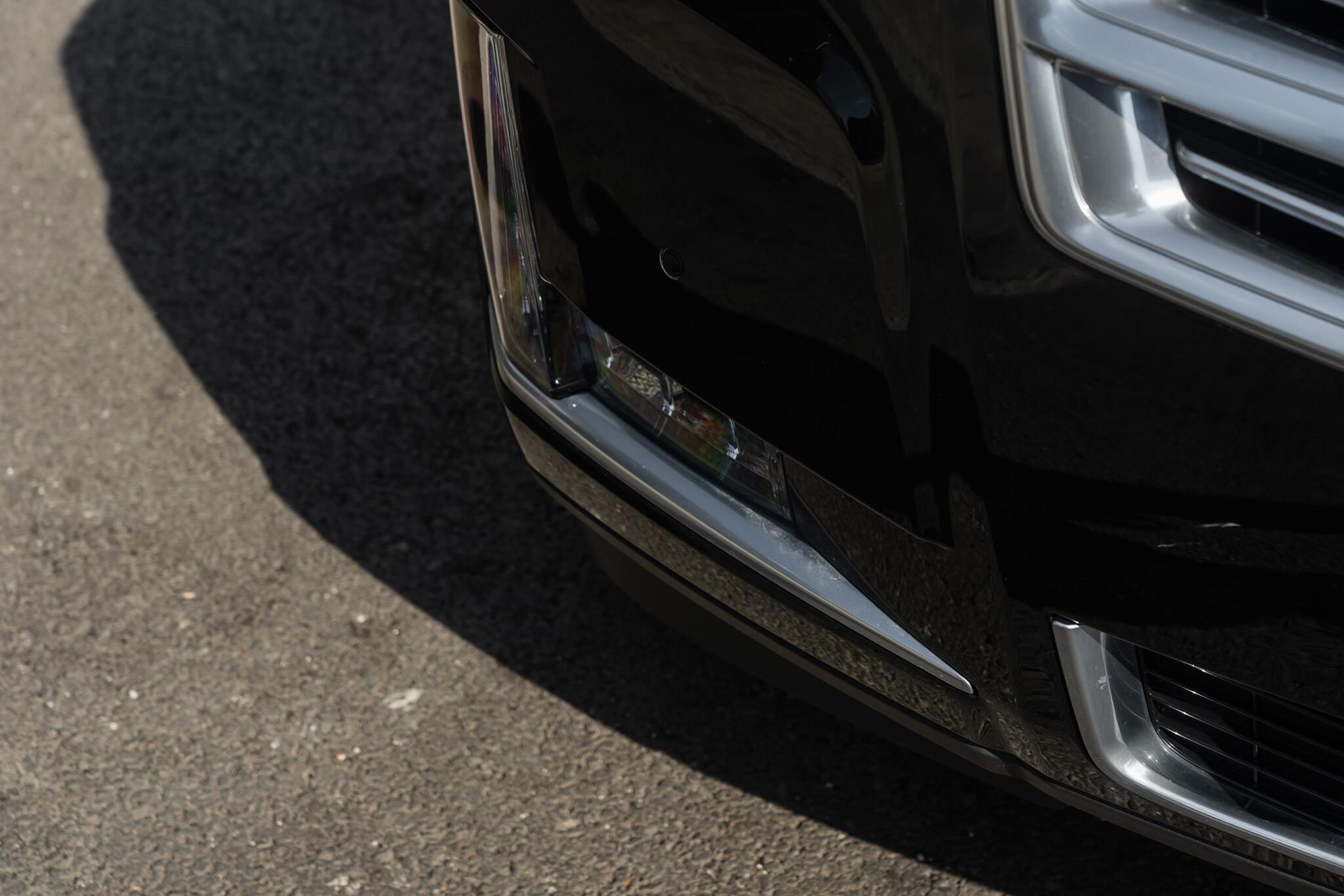 Cadillac Escalade view 17