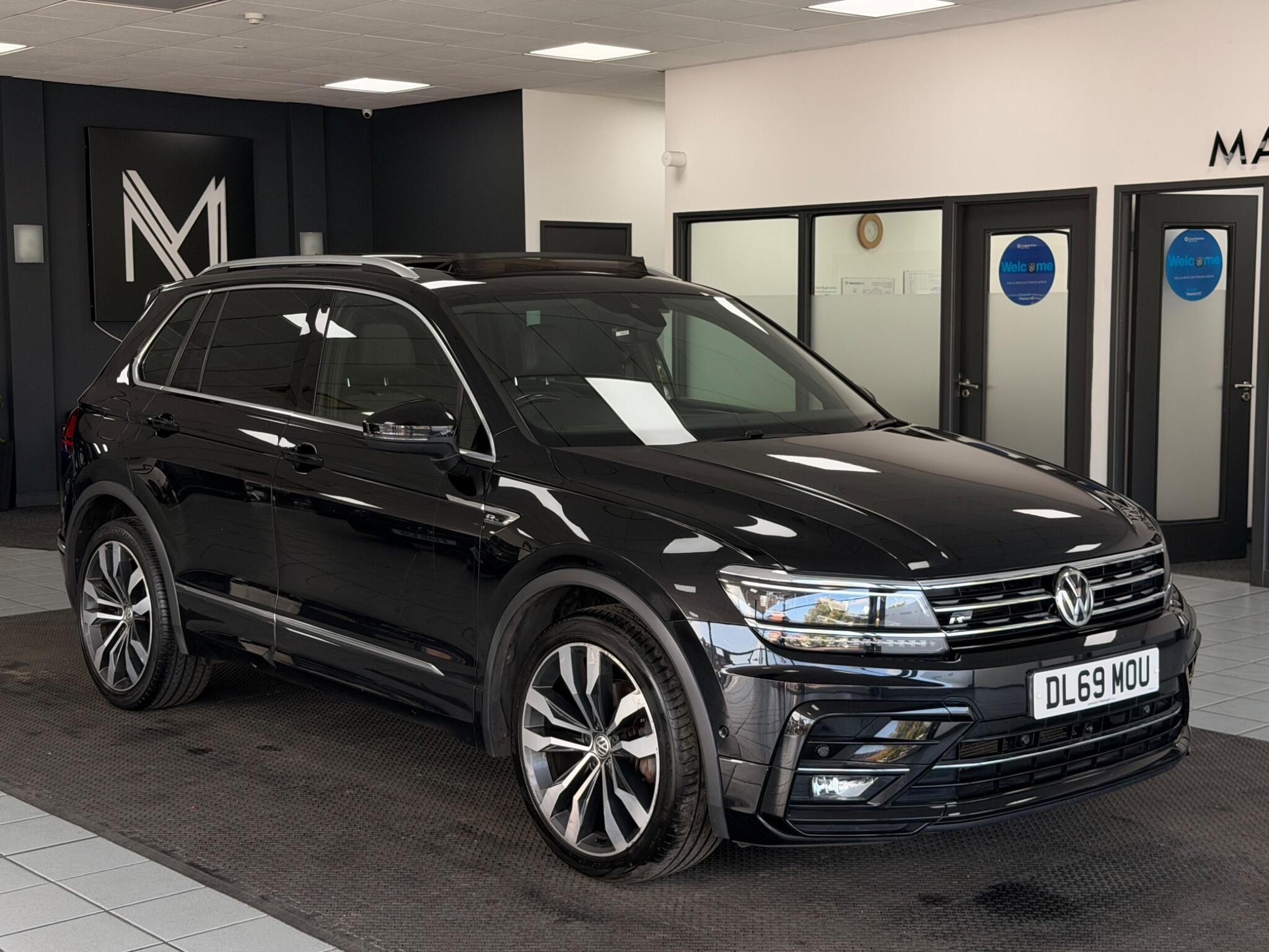 Volkswagen Tiguan view 2